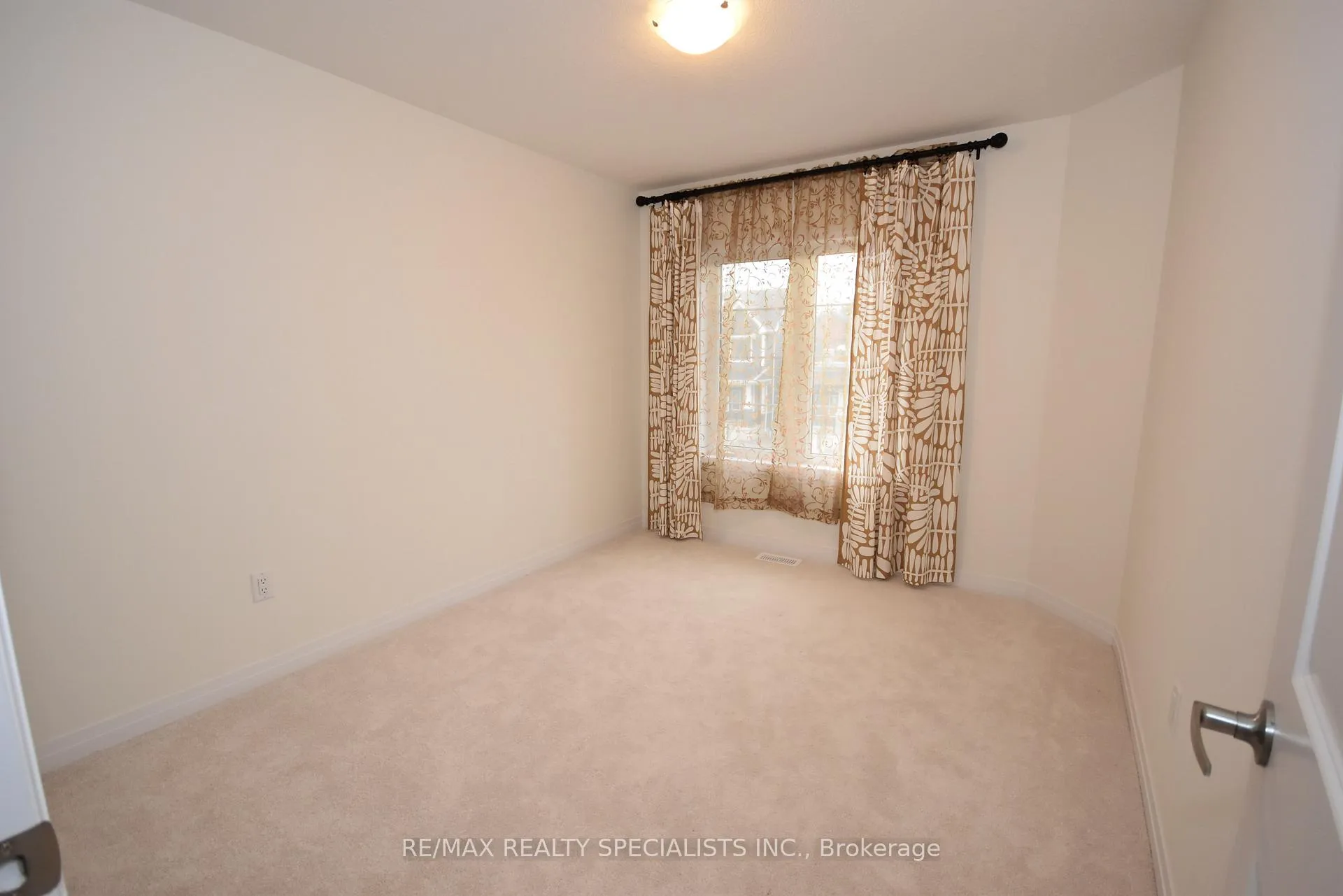 Photo 24 of 12 Velvet Way, Thorold, Rolling Meadows — HOMEH