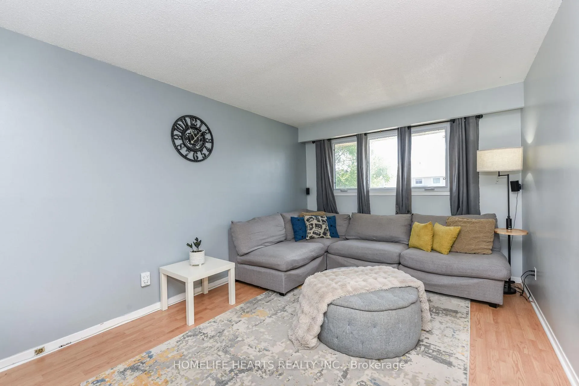 Photo 3 of 52 Primrose Crescent, Brampton, Heart Lake West — HOMEH