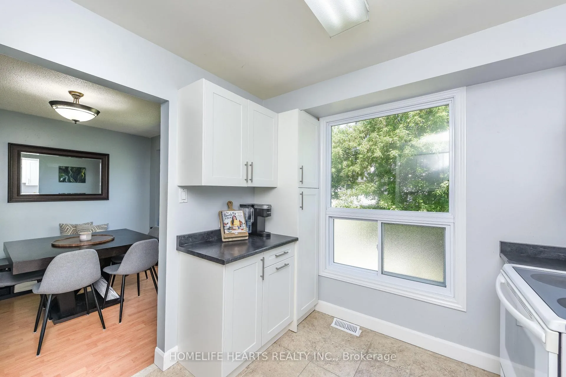 Photo 8 of 52 Primrose Crescent, Brampton, Heart Lake West — HOMEH