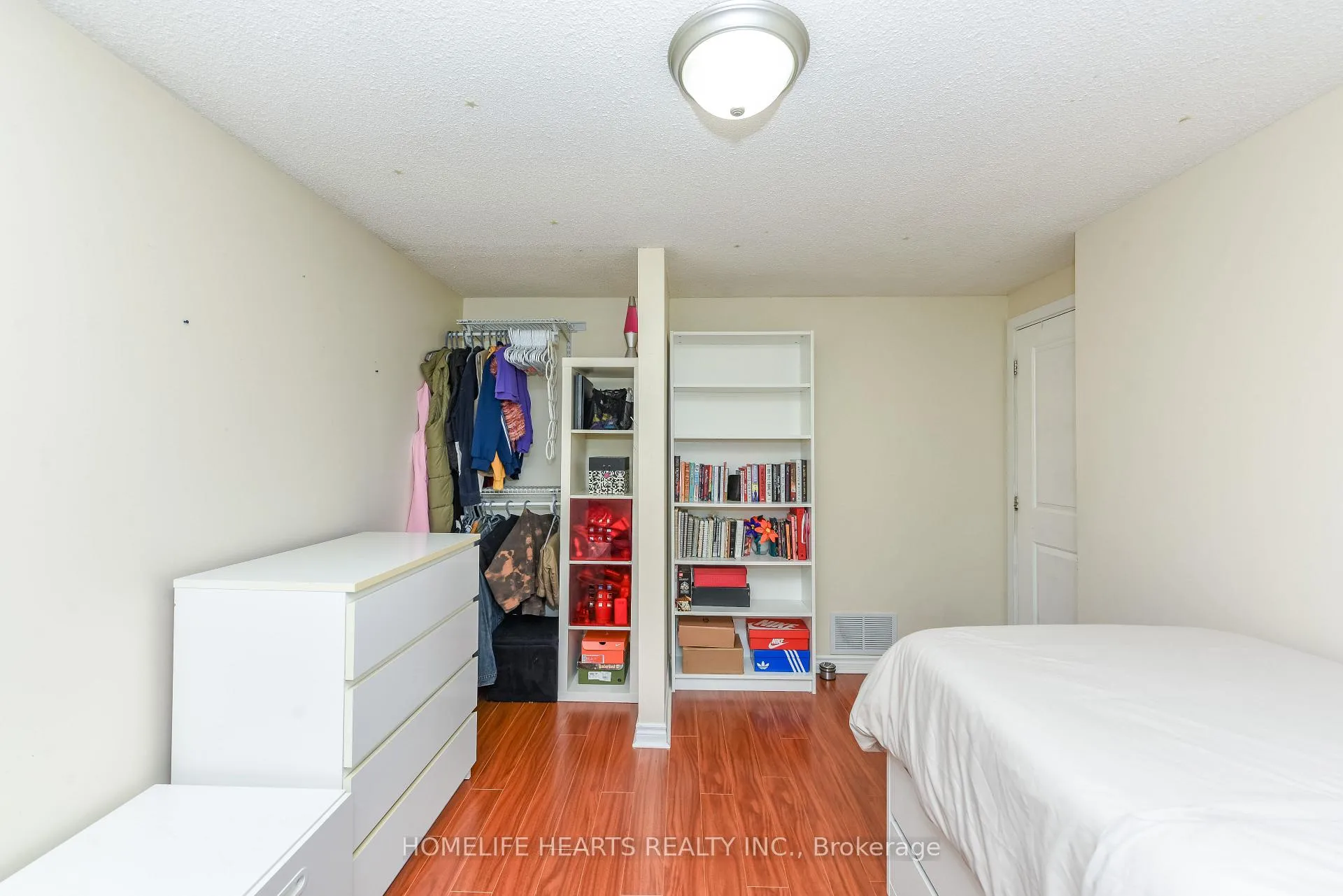 Photo 13 of 52 Primrose Crescent, Brampton, Heart Lake West — HOMEH