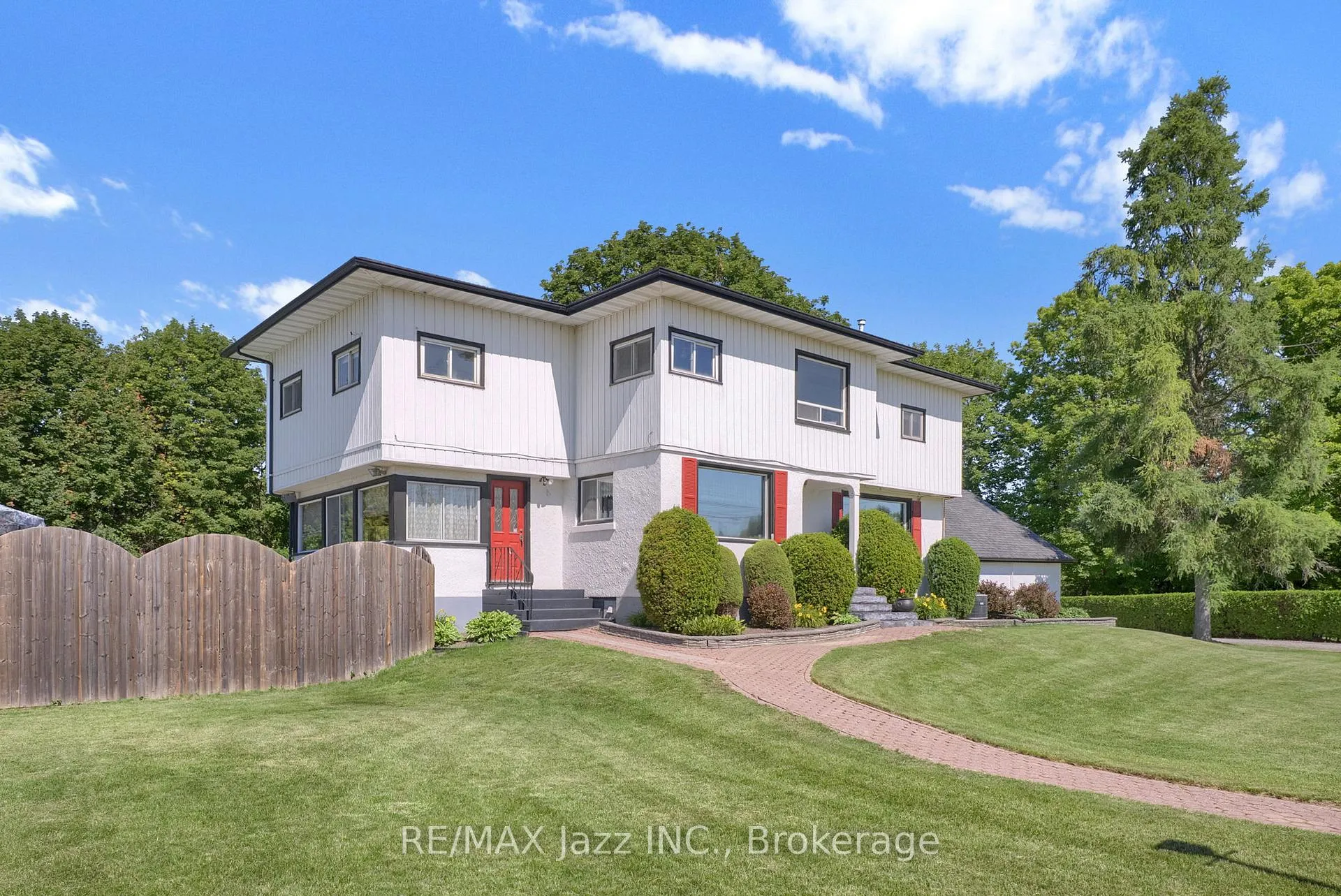 Photo 3 of 4860 Baldwin Street S, Whitby, Taunton North — HOMEH