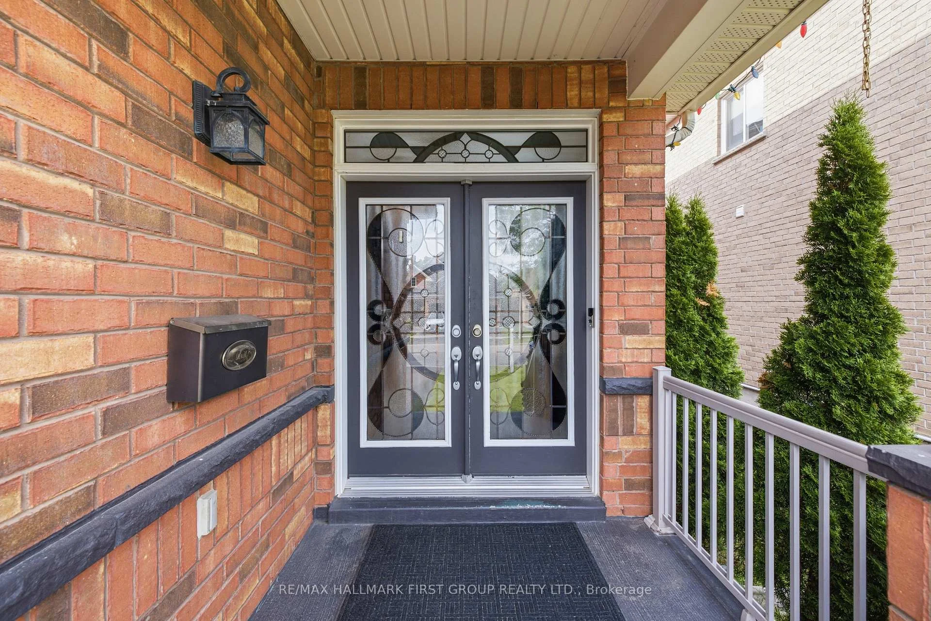 Photo 5 of 92 Nelson Street, Clarington, Bowmanville — HOMEH