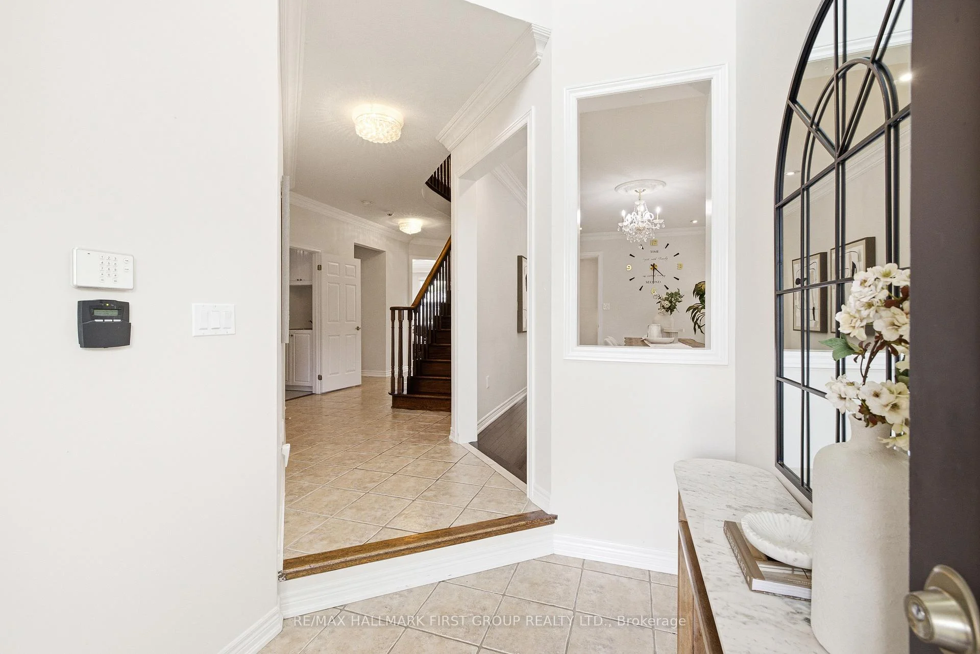 Photo 6 of 92 Nelson Street, Clarington, Bowmanville — HOMEH