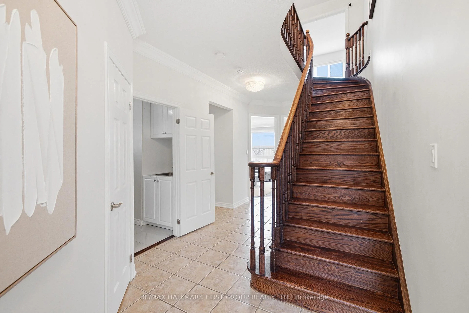 Photo 8 of 92 Nelson Street, Clarington, Bowmanville — HOMEH