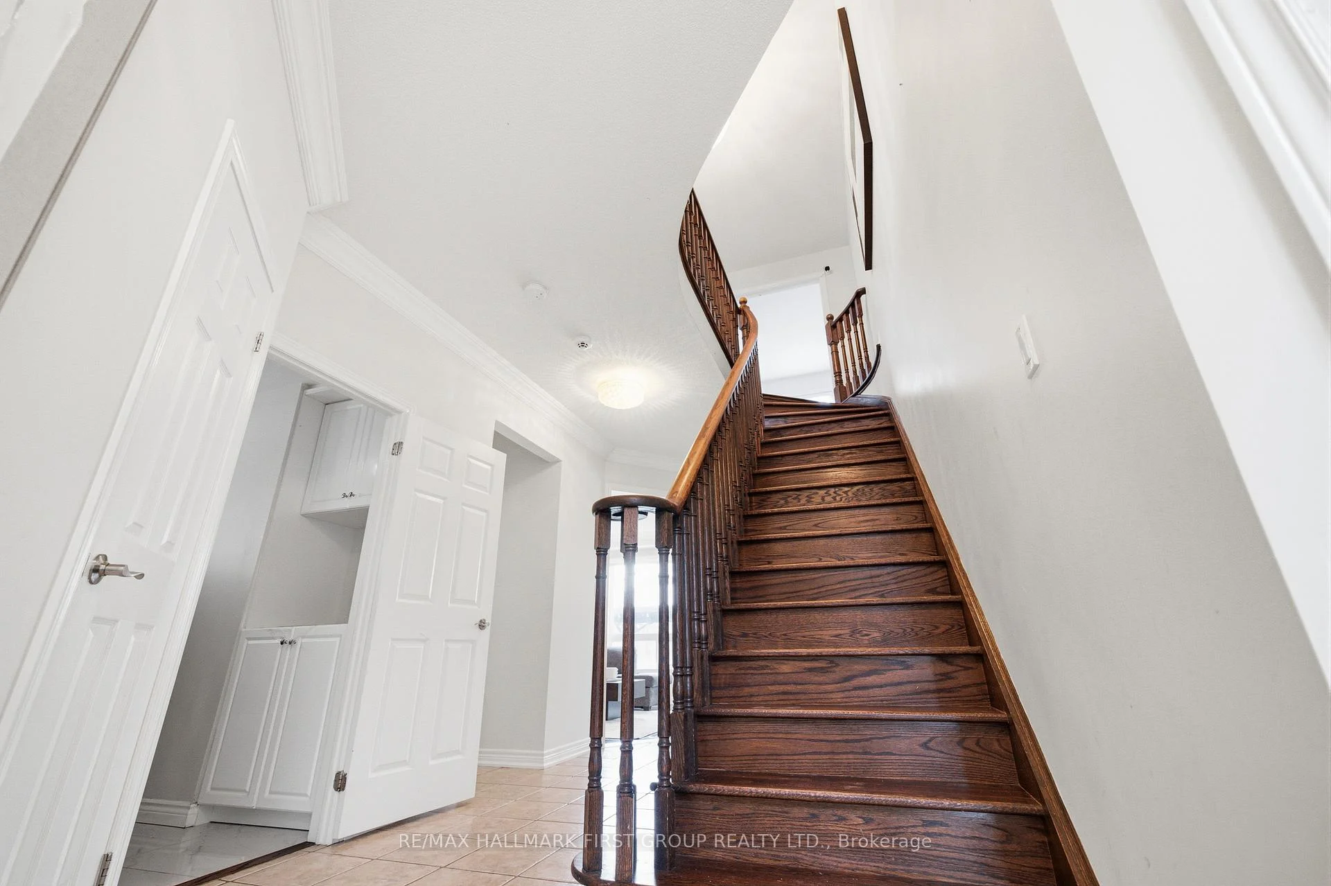 Photo 22 of 92 Nelson Street, Clarington, Bowmanville — HOMEH