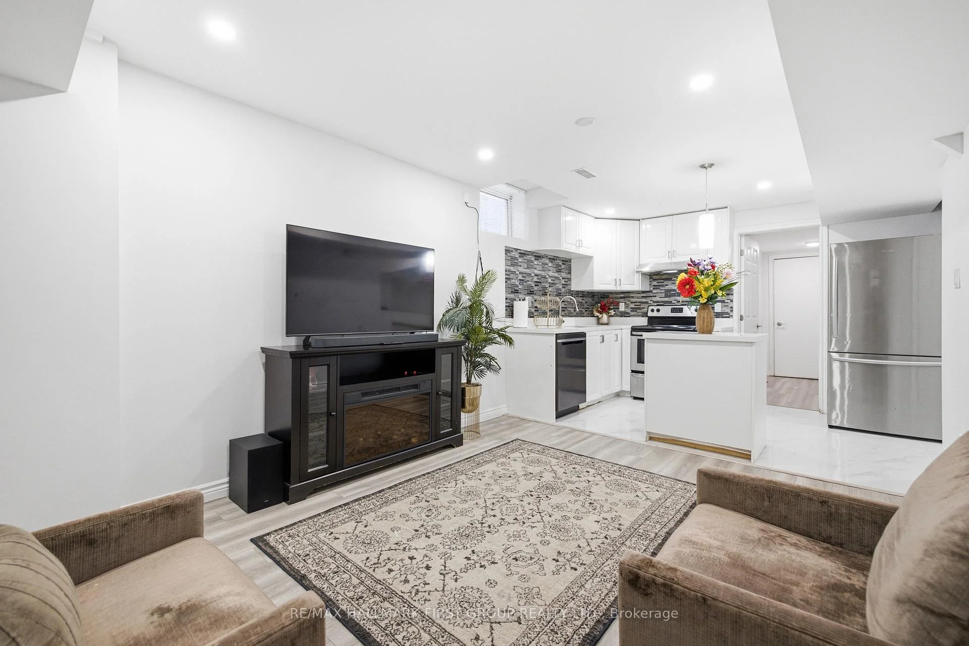 Photo 35 of 92 Nelson Street, Clarington, Bowmanville — HOMEH