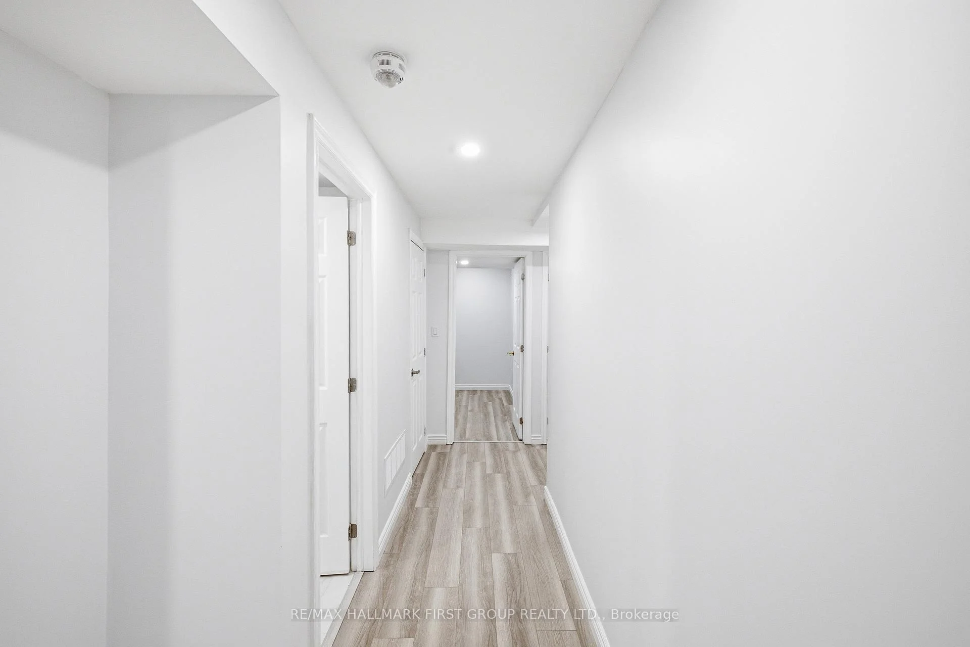 Photo 37 of 92 Nelson Street, Clarington, Bowmanville — HOMEH