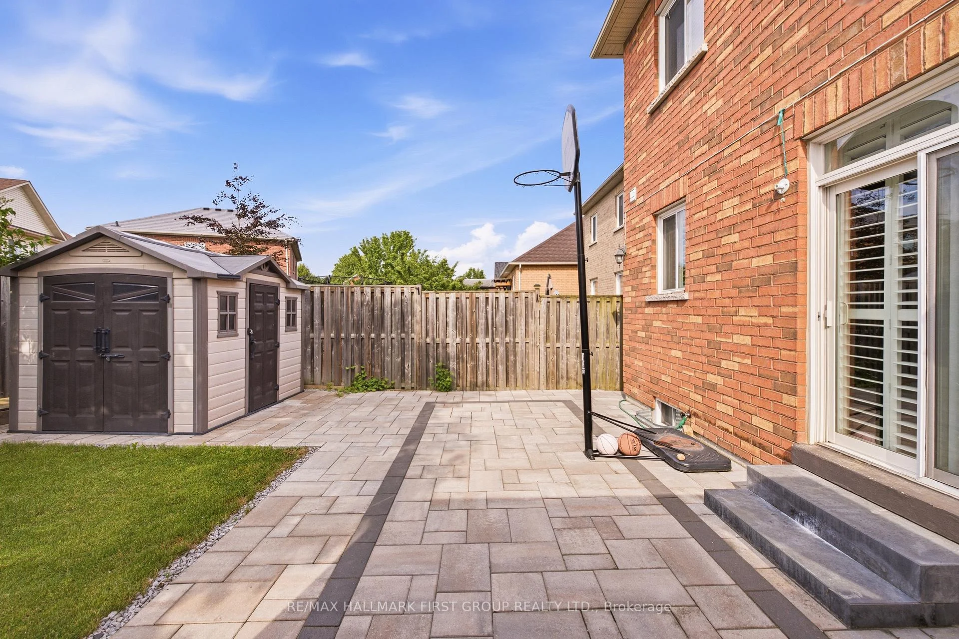 Photo 44 of 92 Nelson Street, Clarington, Bowmanville — HOMEH
