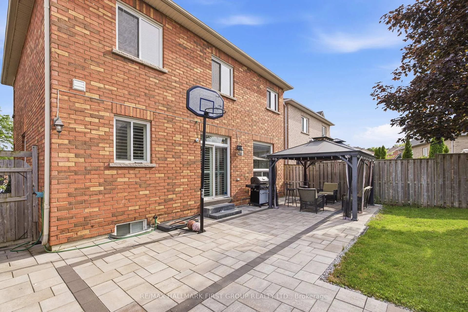 Photo 45 of 92 Nelson Street, Clarington, Bowmanville — HOMEH