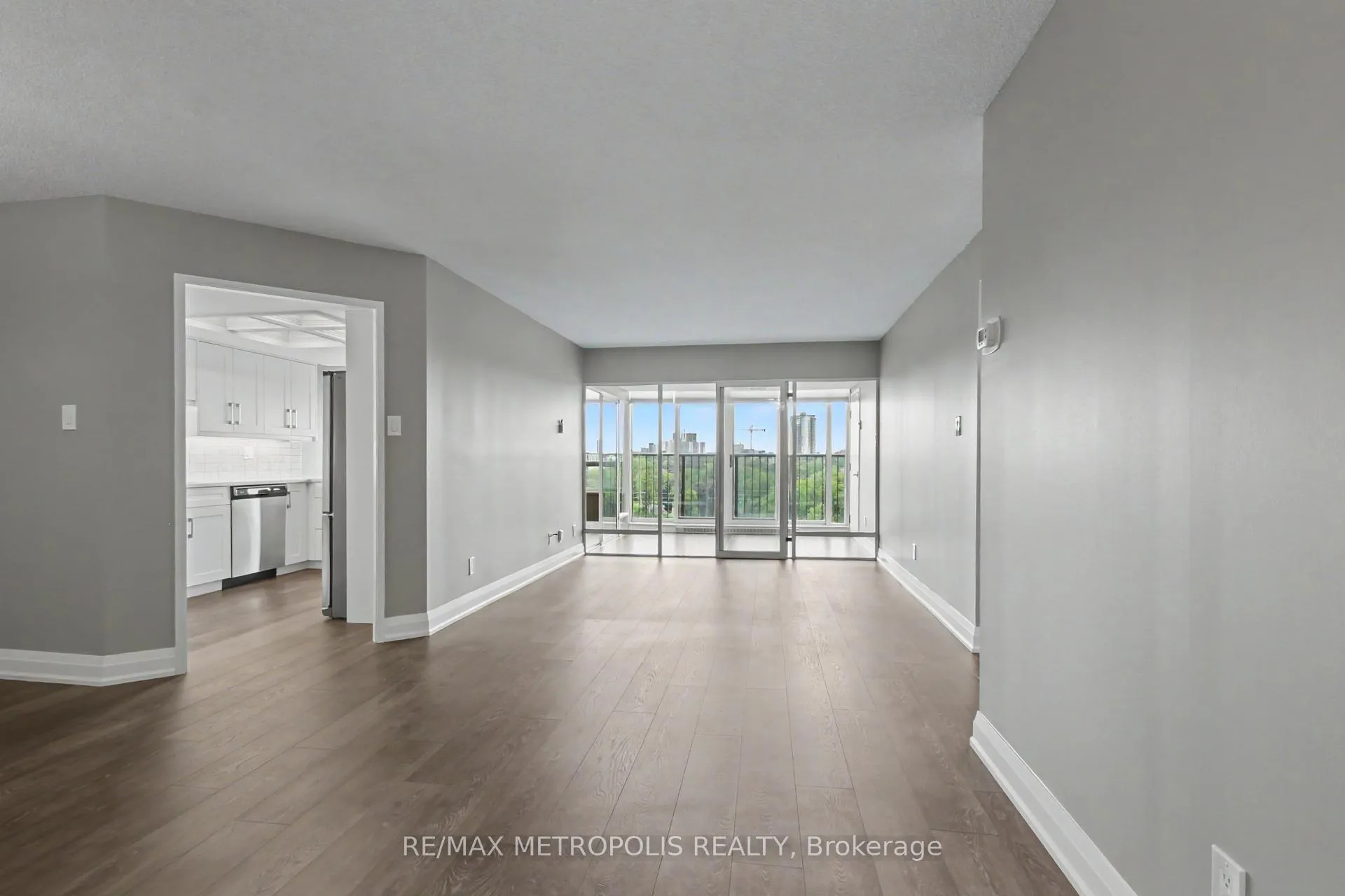 Photo 5 of Unit 1004, 6 Willow Street, Waterloo — HOMEH