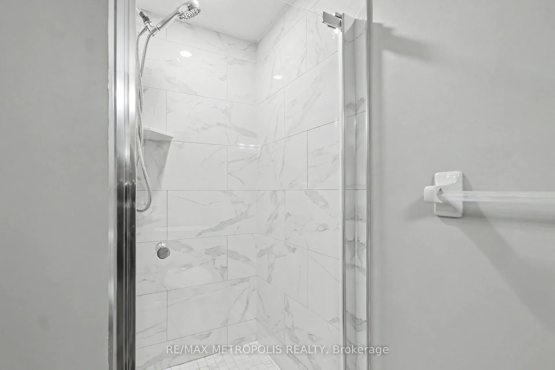 Photo 22 of Unit 1004, 6 Willow Street, Waterloo — HOMEH