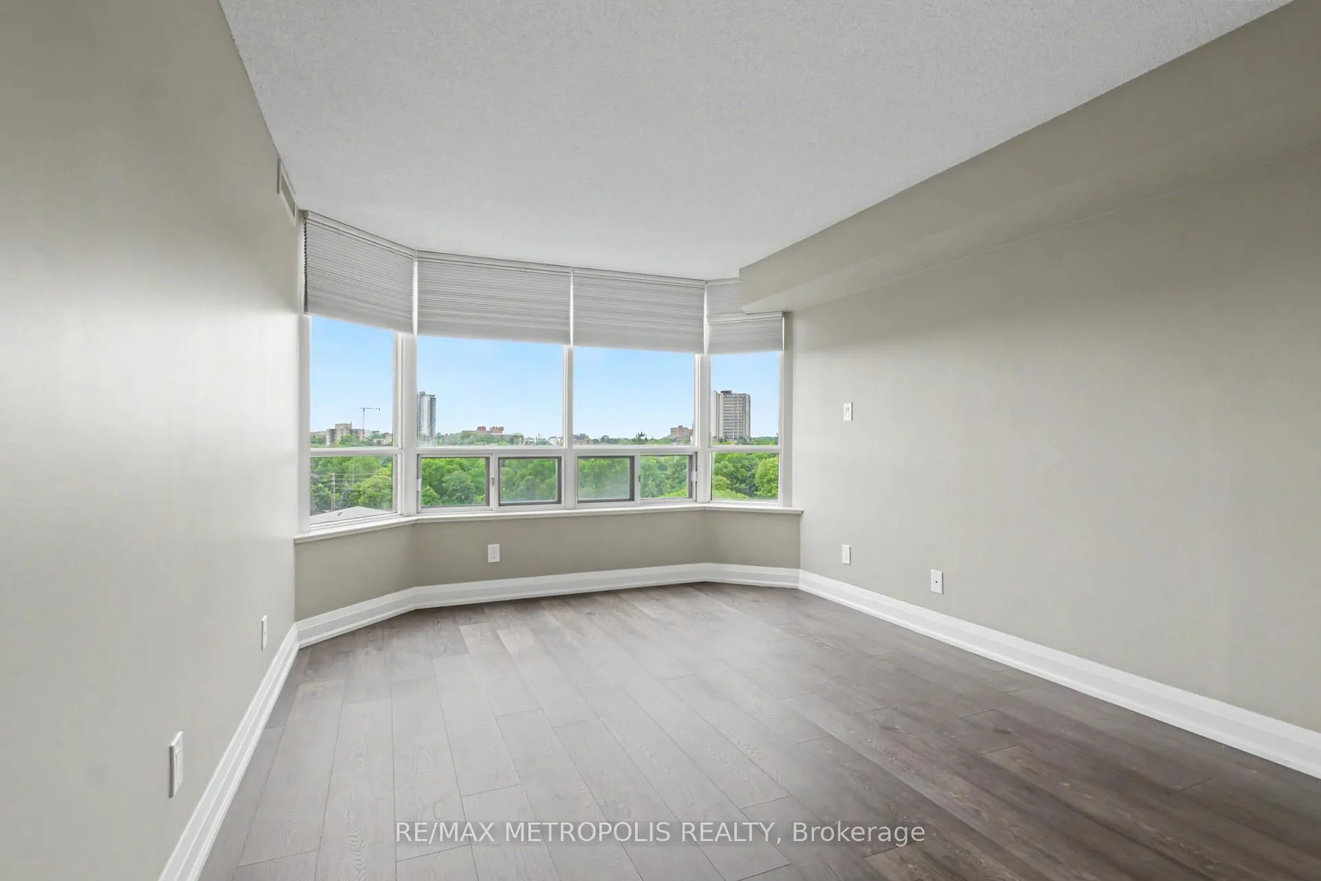 Photo 23 of Unit 1004, 6 Willow Street, Waterloo — HOMEH