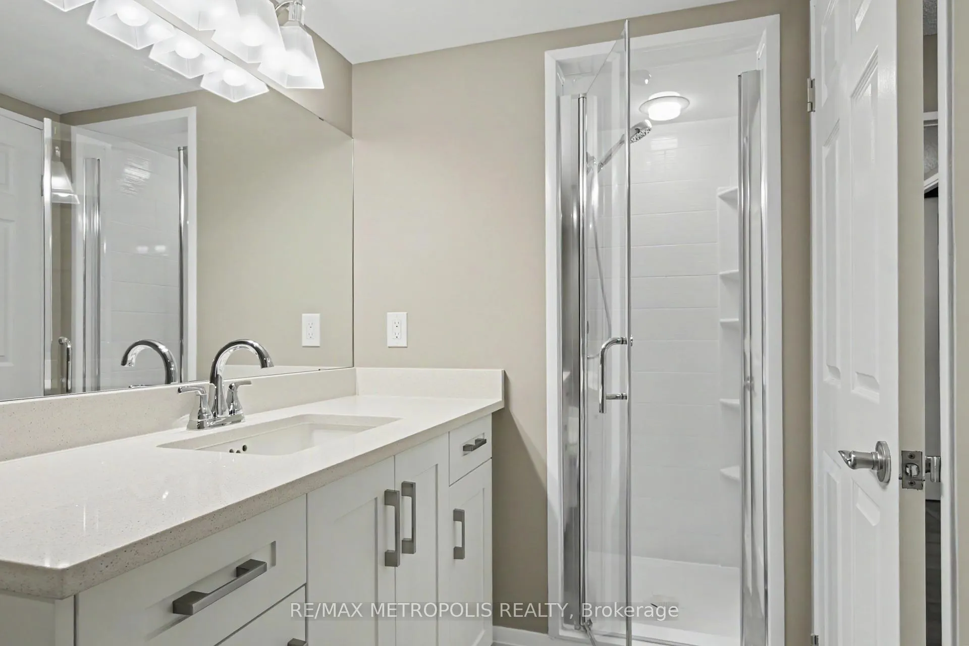 Photo 26 of Unit 1004, 6 Willow Street, Waterloo — HOMEH