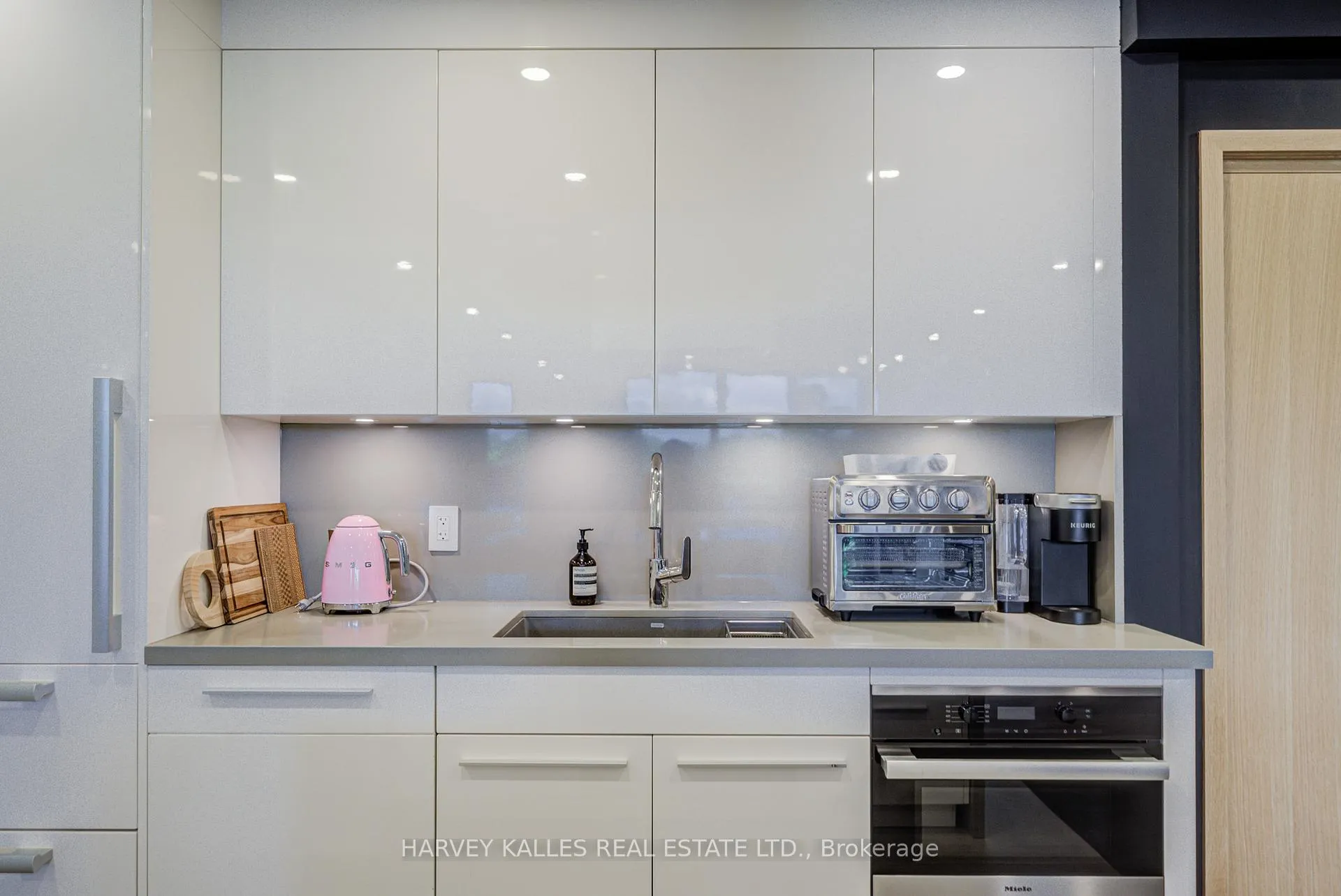 Photo 11 of Unit 503, 350 Lonsdale Road, Toronto, Forest Hill South — HOMEH