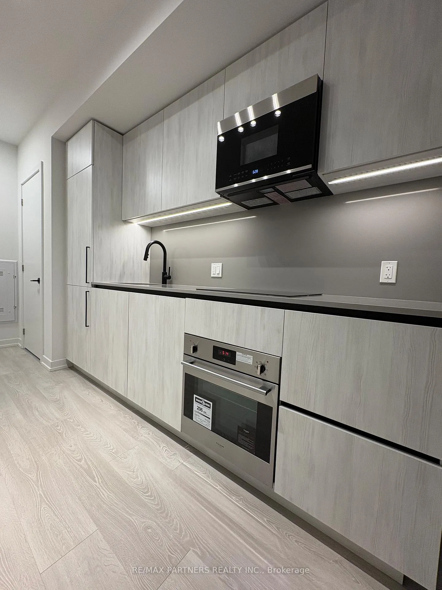 Photo 2 of Unit 619, 35 Parliament Street, Toronto, Waterfront Communities — HOMEH