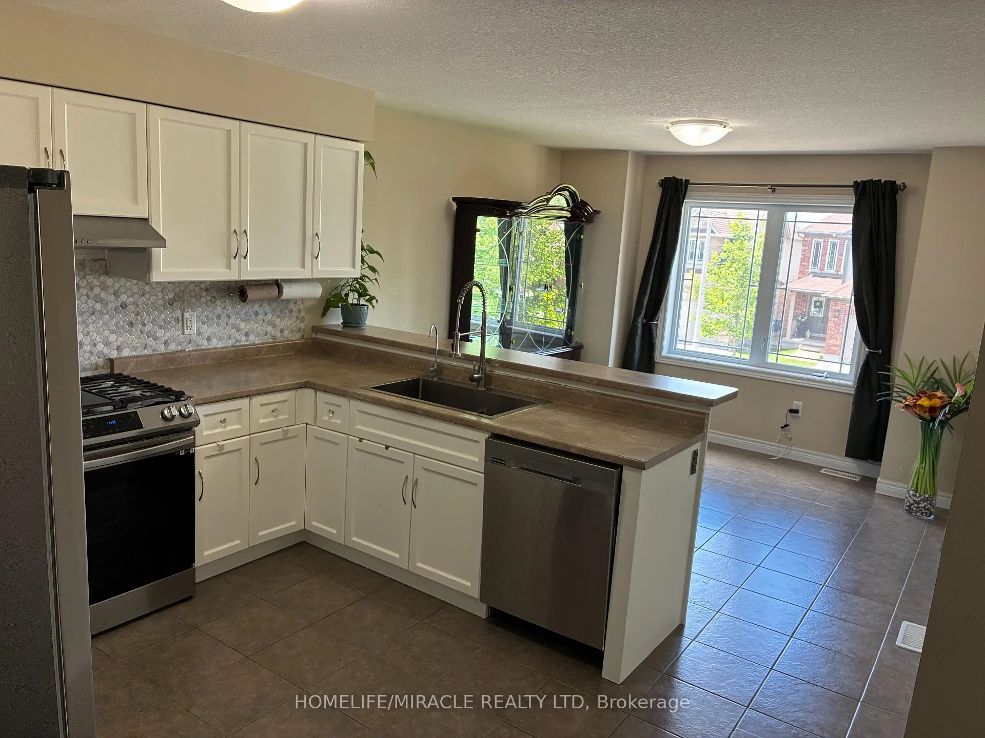 Photo 6 of 45 Oakes Crescent, Guelph, Grange Road — HOMEH
