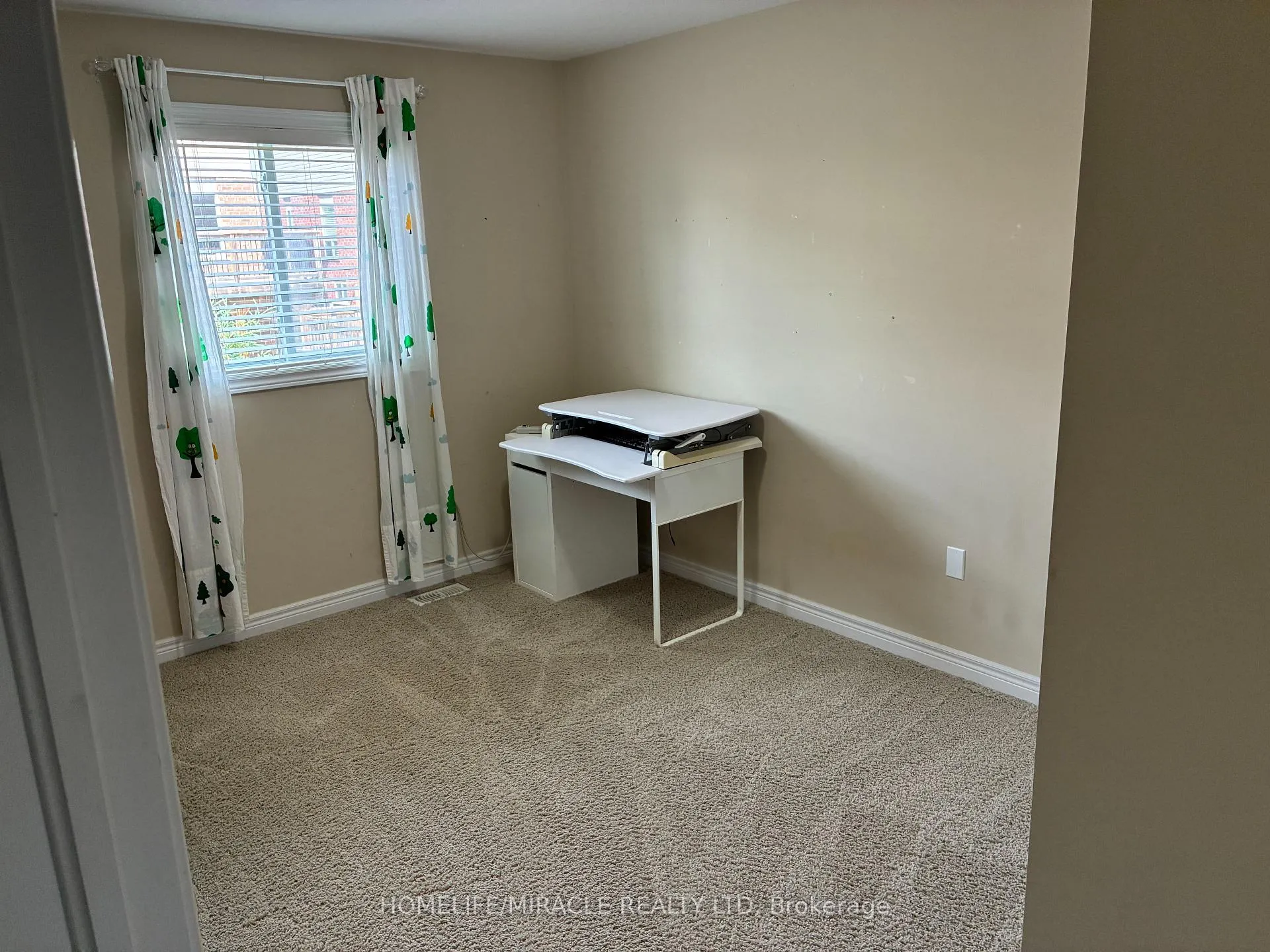 Photo 16 of 45 Oakes Crescent, Guelph, Grange Road — HOMEH