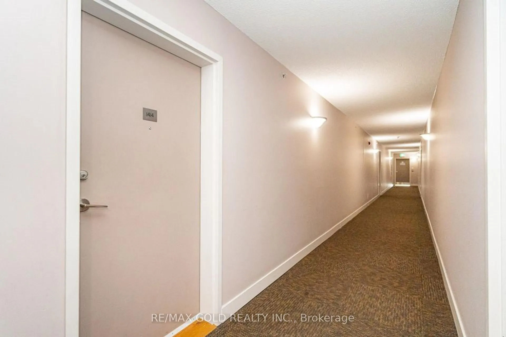 Photo 4 of Unit 1414, 8 Dayspring Circle, Brampton, Goreway Drive Corridor — HOMEH