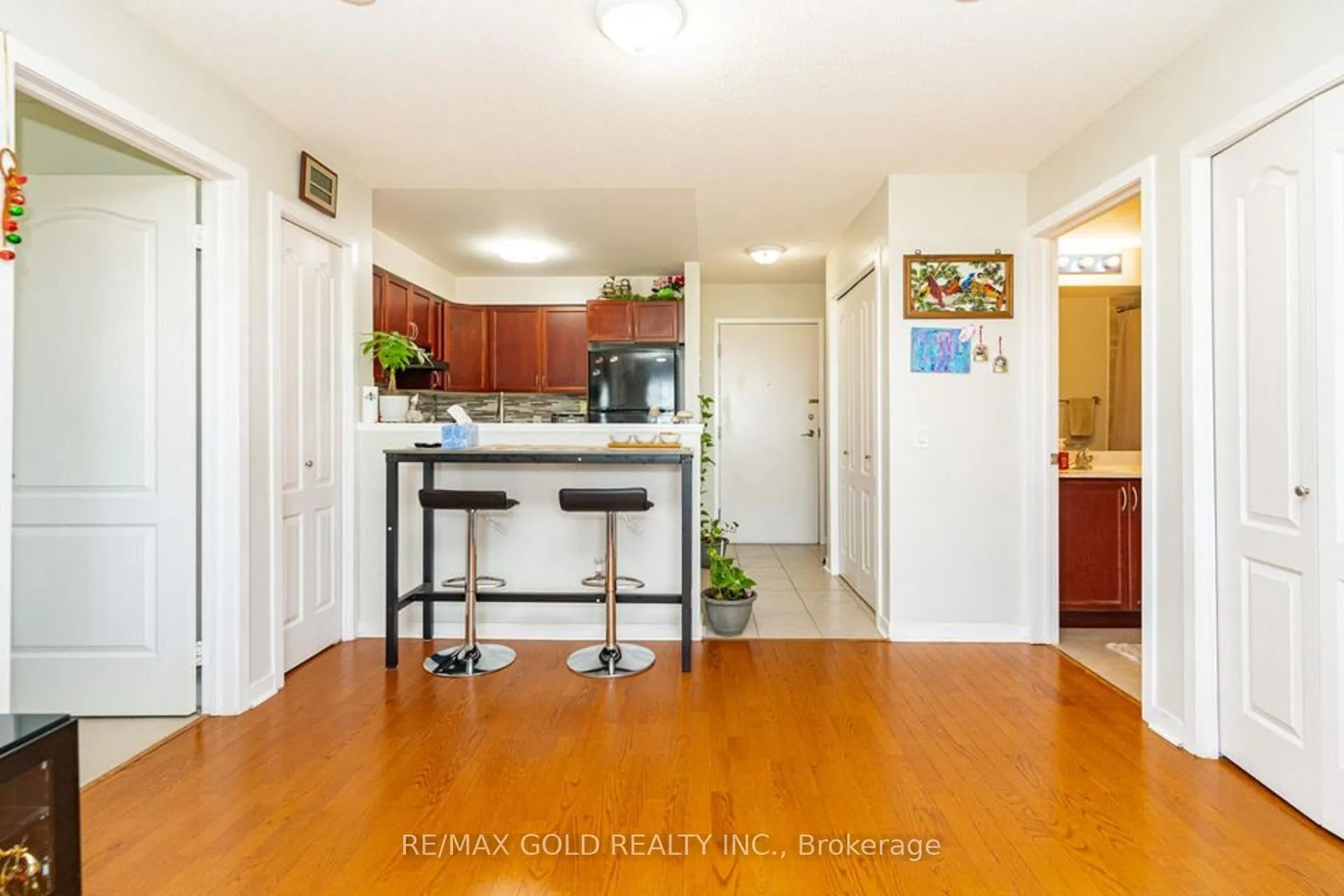 Photo 5 of Unit 1414, 8 Dayspring Circle, Brampton, Goreway Drive Corridor — HOMEH