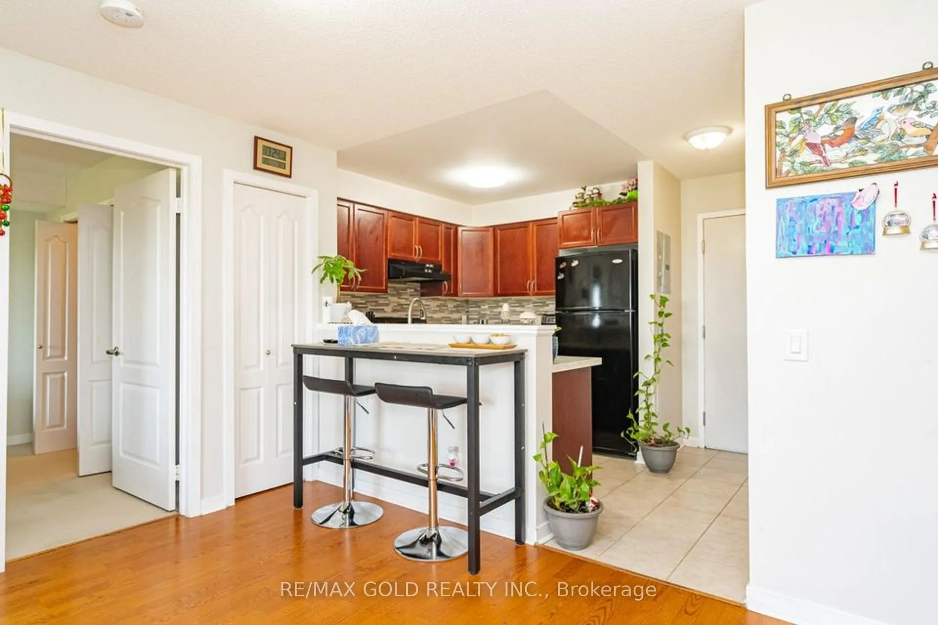 Photo 8 of Unit 1414, 8 Dayspring Circle, Brampton, Goreway Drive Corridor — HOMEH
