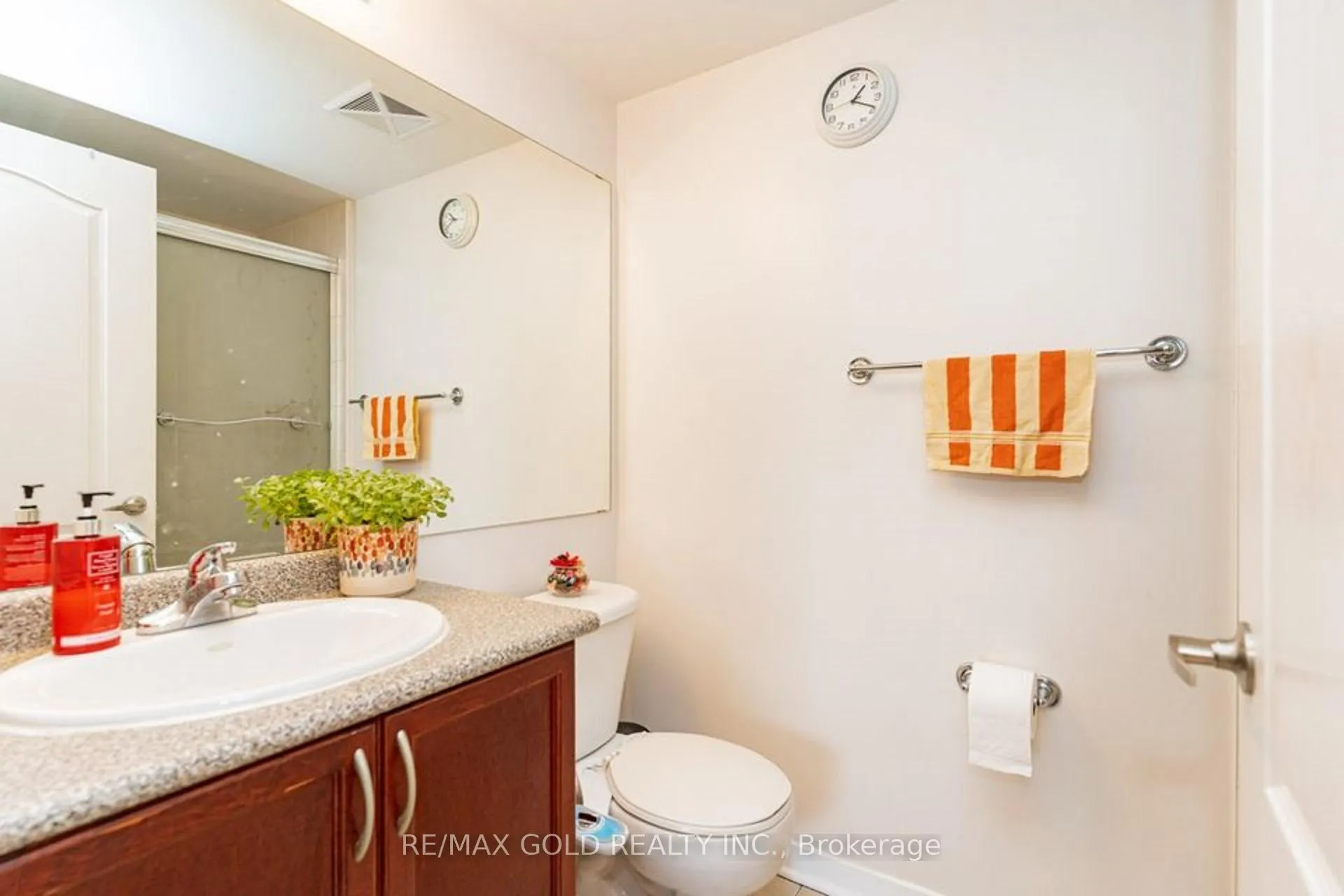 Photo 12 of Unit 1414, 8 Dayspring Circle, Brampton, Goreway Drive Corridor — HOMEH