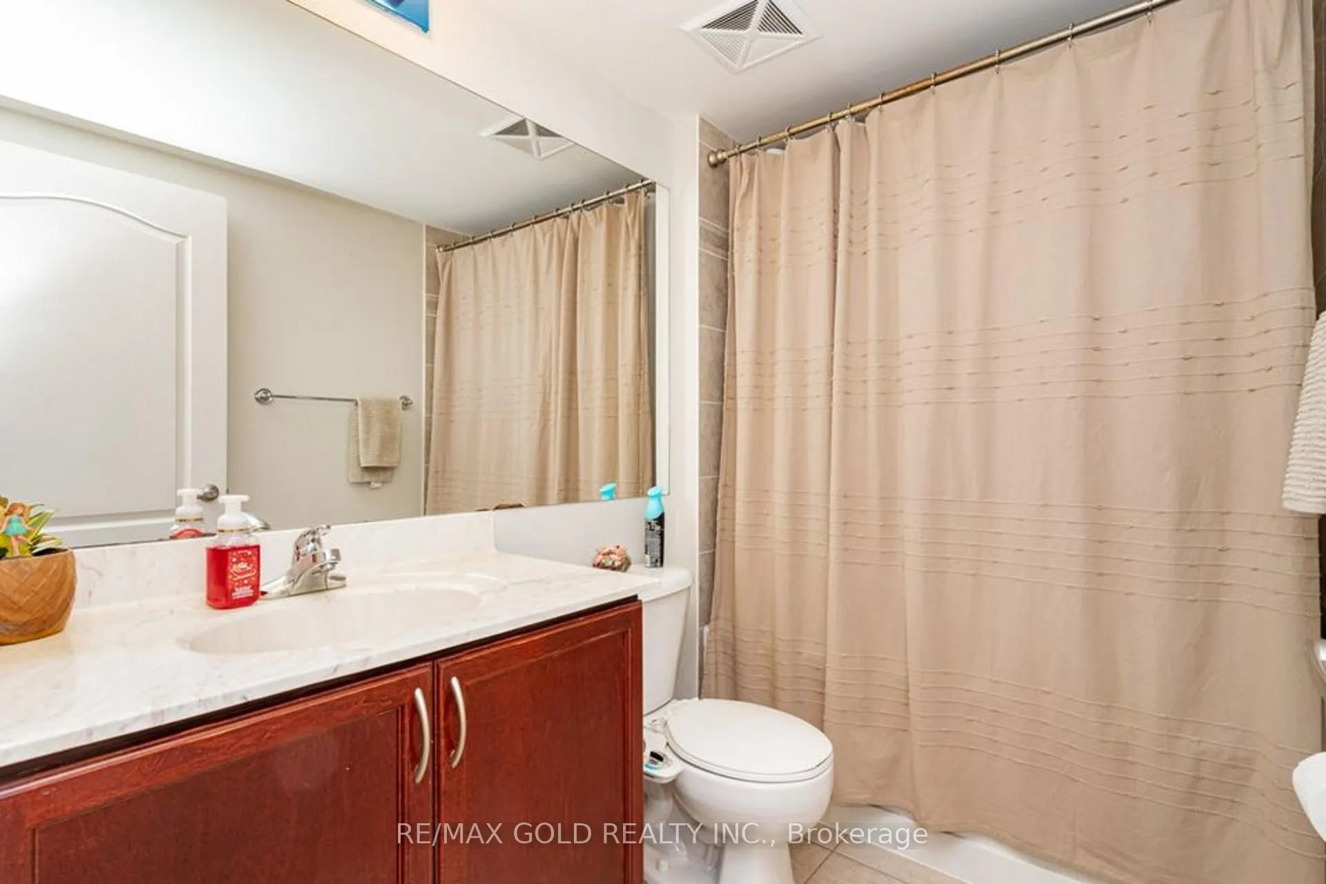 Photo 14 of Unit 1414, 8 Dayspring Circle, Brampton, Goreway Drive Corridor — HOMEH
