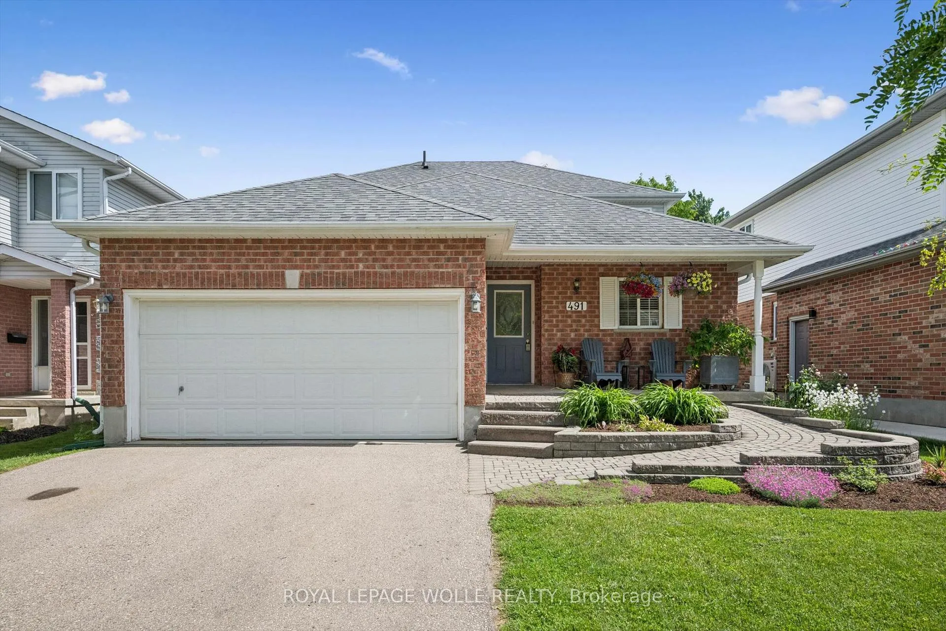 Photo 2 of 491 Sandbanks Crescent, Waterloo — HOMEH