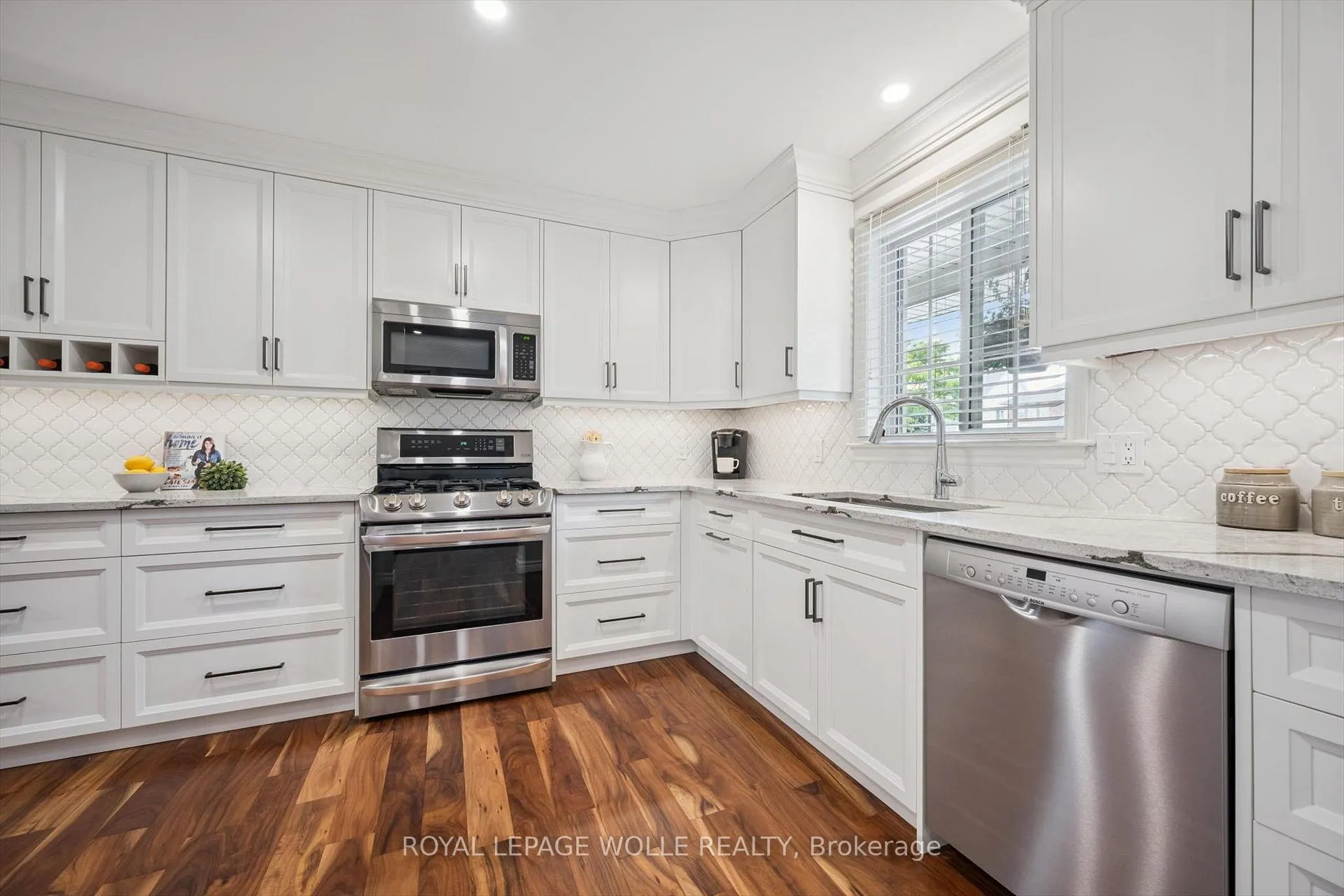 Photo 5 of 491 Sandbanks Crescent, Waterloo — HOMEH