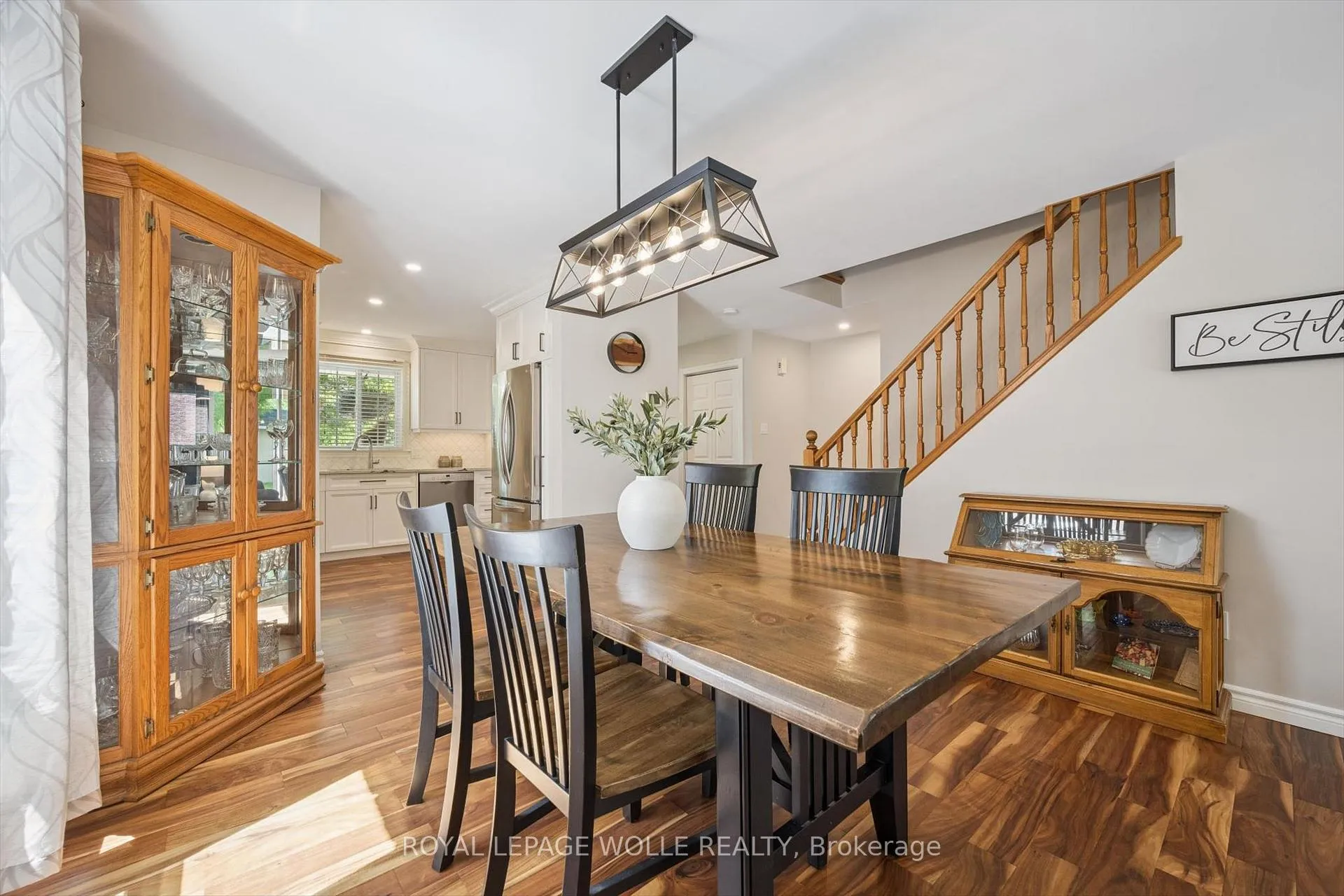 Photo 10 of 491 Sandbanks Crescent, Waterloo — HOMEH