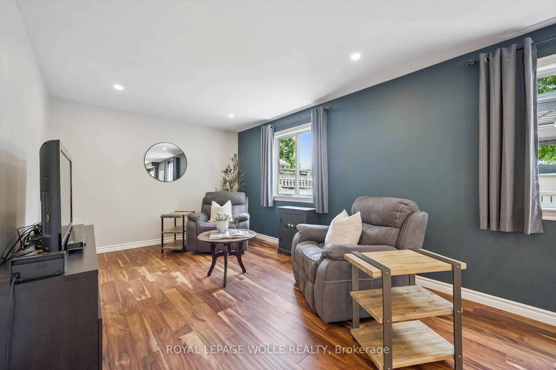 Photo 15 of 491 Sandbanks Crescent, Waterloo — HOMEH