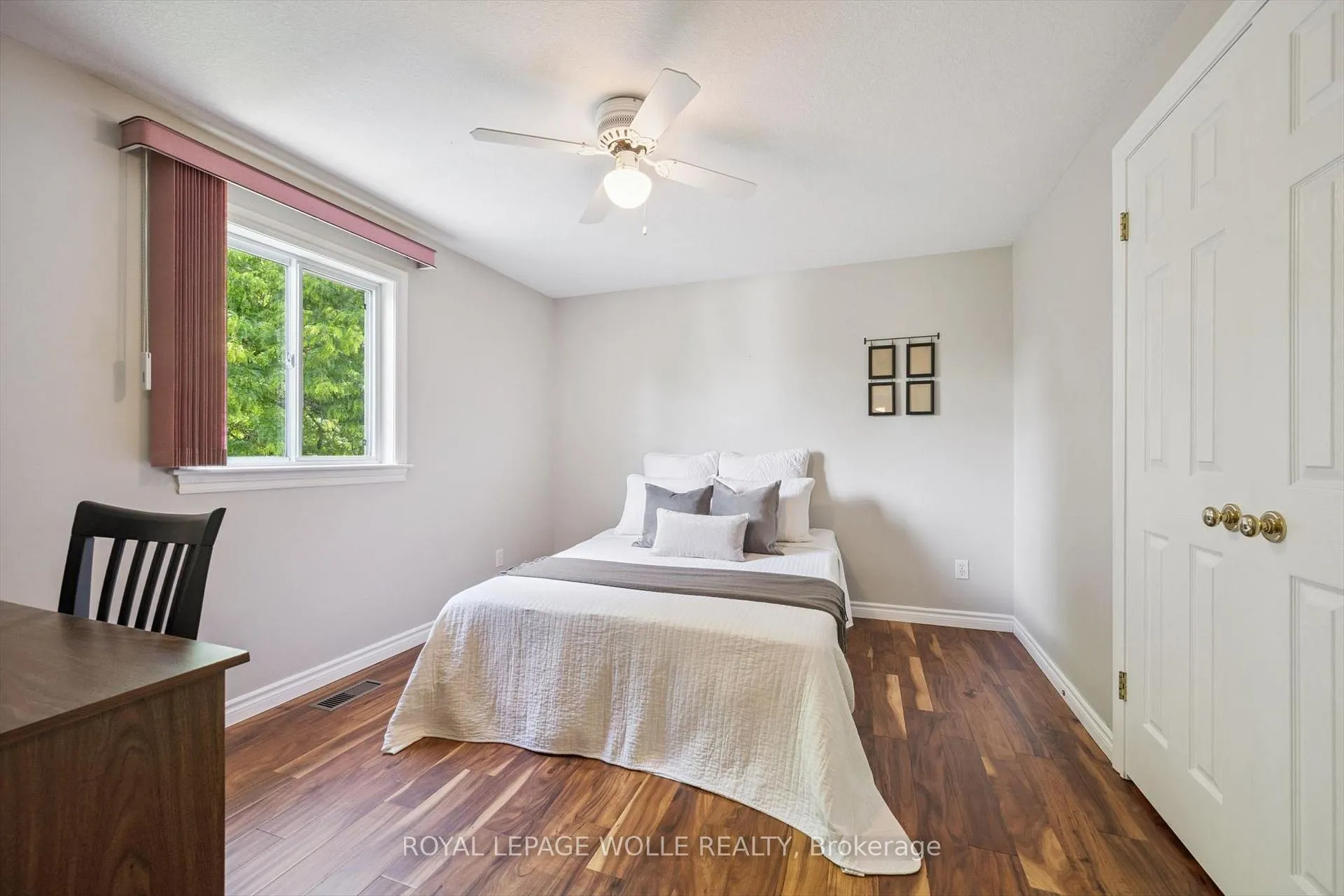 Photo 23 of 491 Sandbanks Crescent, Waterloo — HOMEH