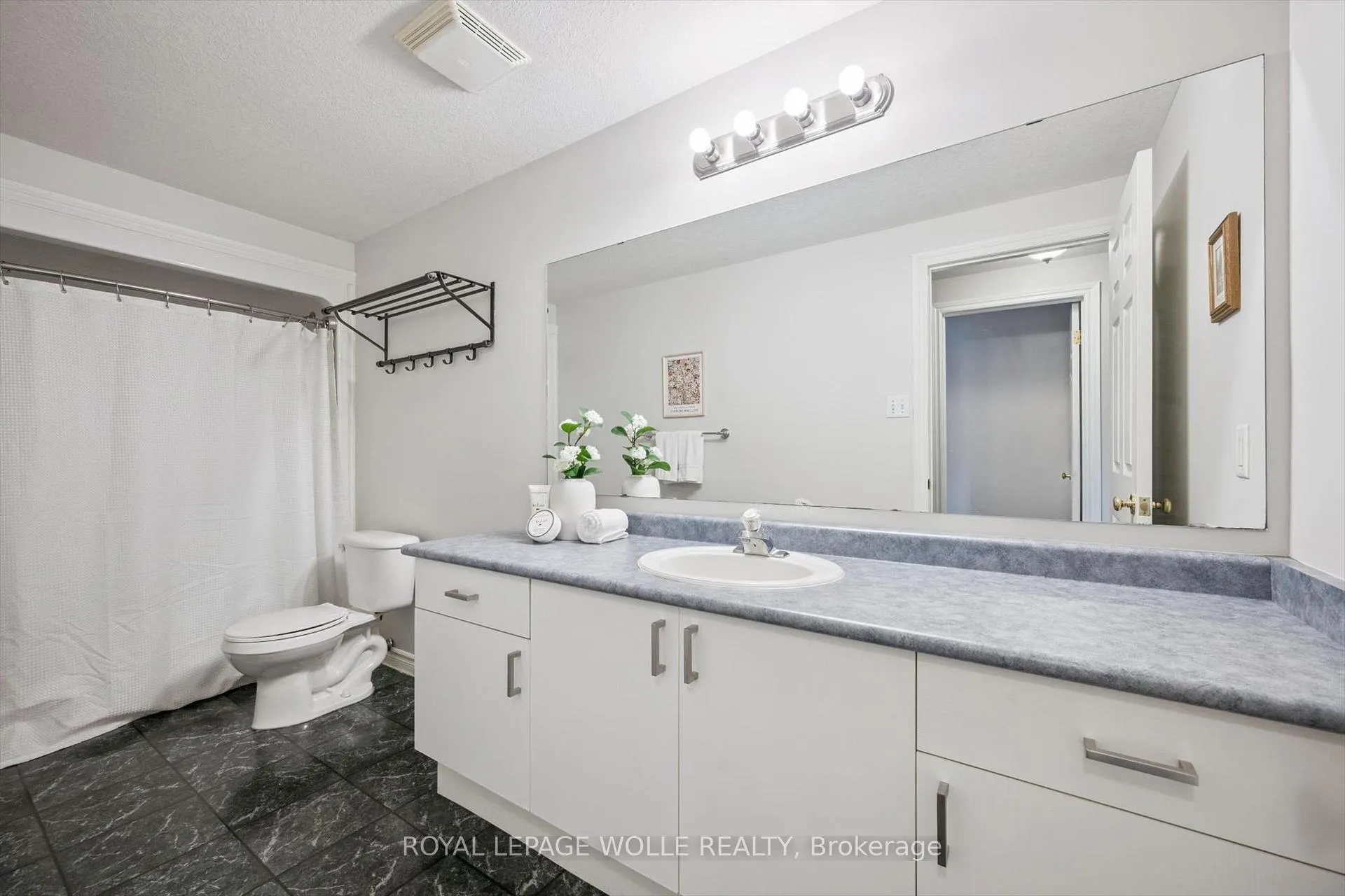 Photo 27 of 491 Sandbanks Crescent, Waterloo — HOMEH