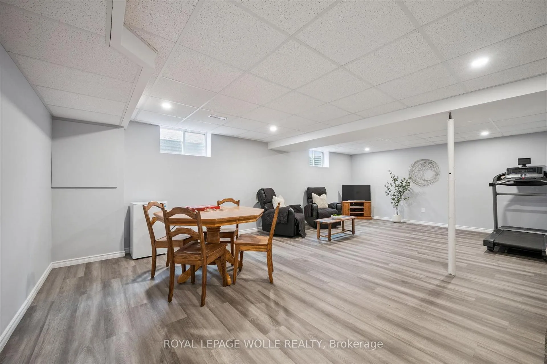 Photo 29 of 491 Sandbanks Crescent, Waterloo — HOMEH