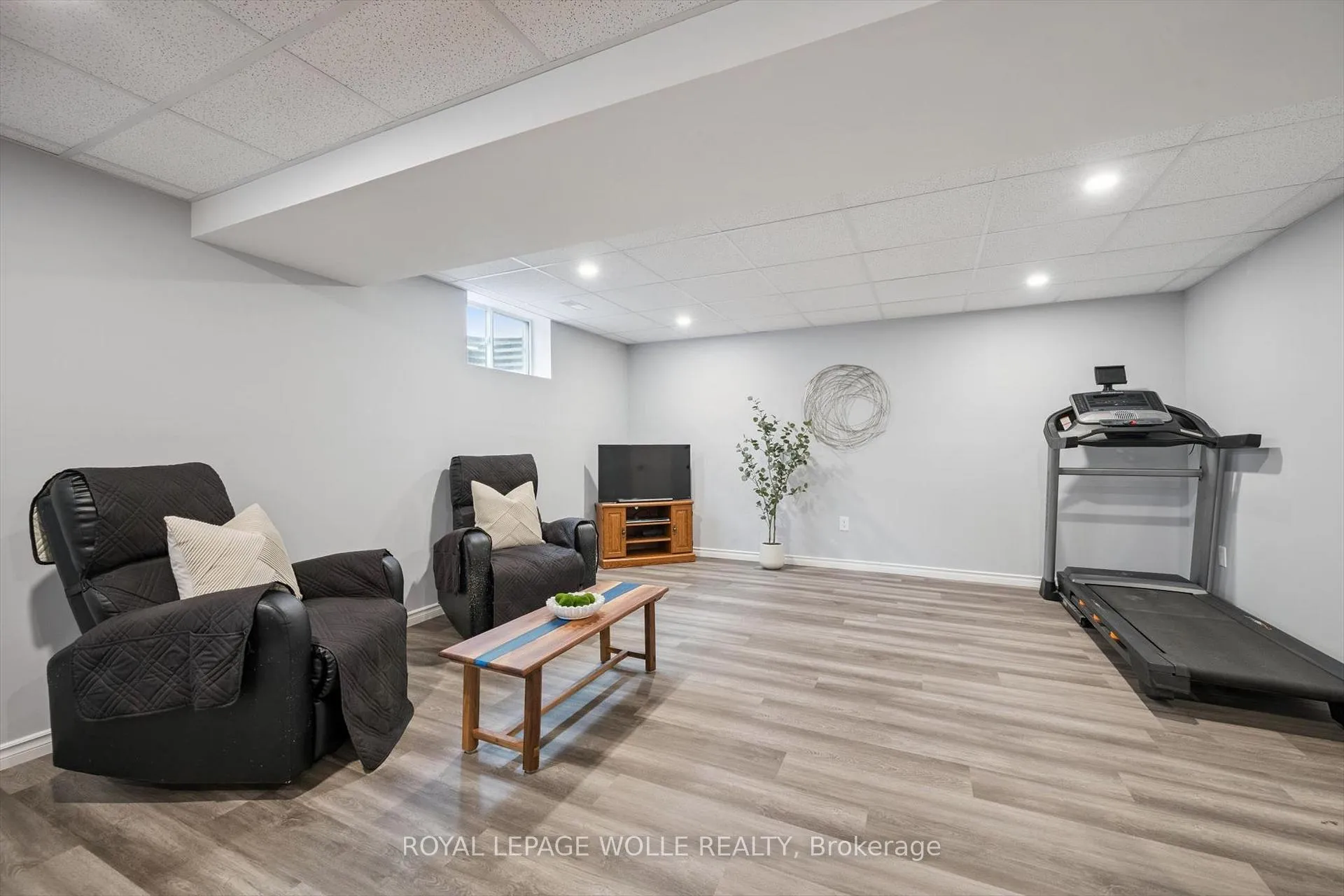 Photo 30 of 491 Sandbanks Crescent, Waterloo — HOMEH