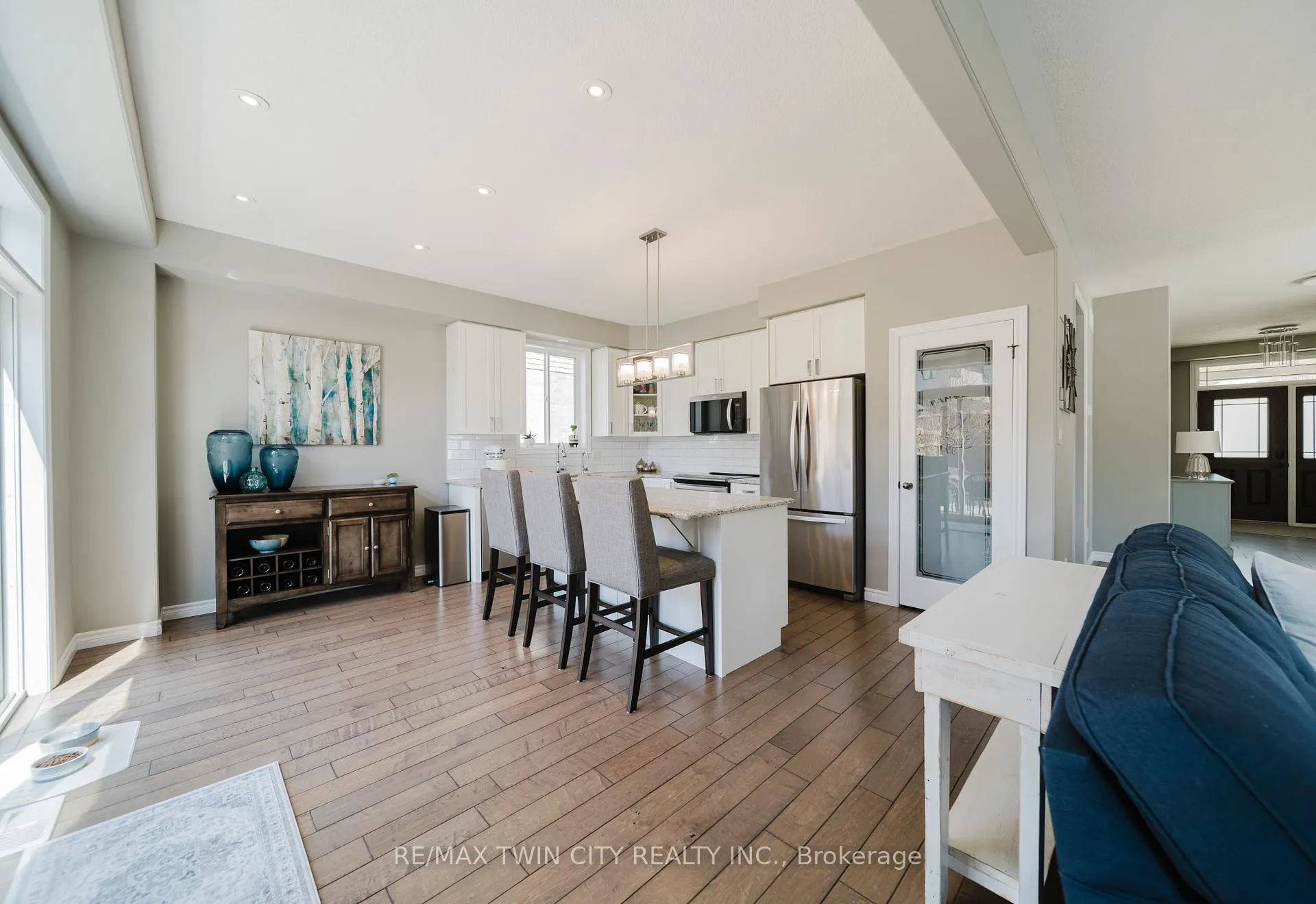 Photo 11 of 597 Sundew Drive, Waterloo, Columbia Forest/Clair Hills — HOMEH
