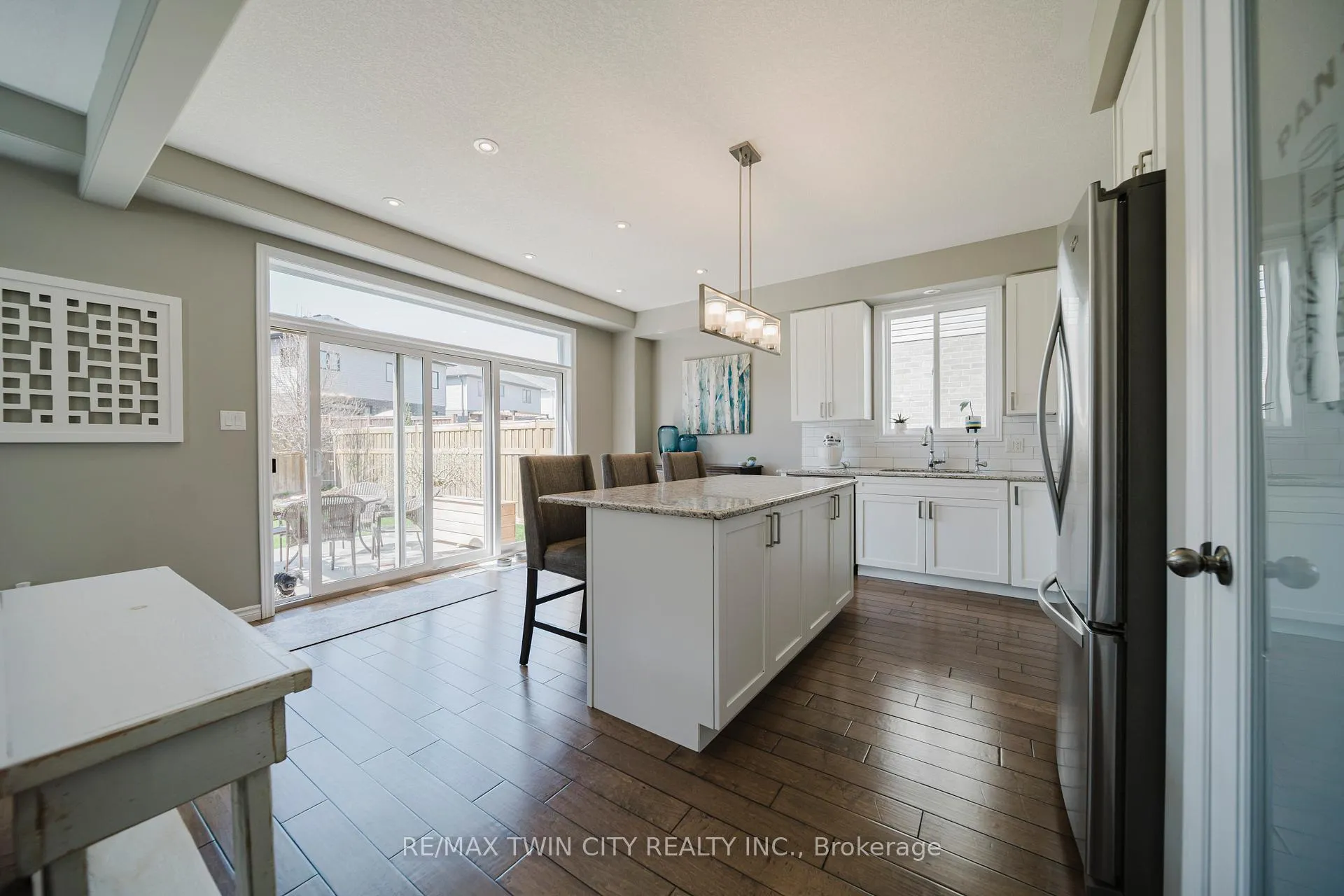 Photo 18 of 597 Sundew Drive, Waterloo, Columbia Forest/Clair Hills — HOMEH