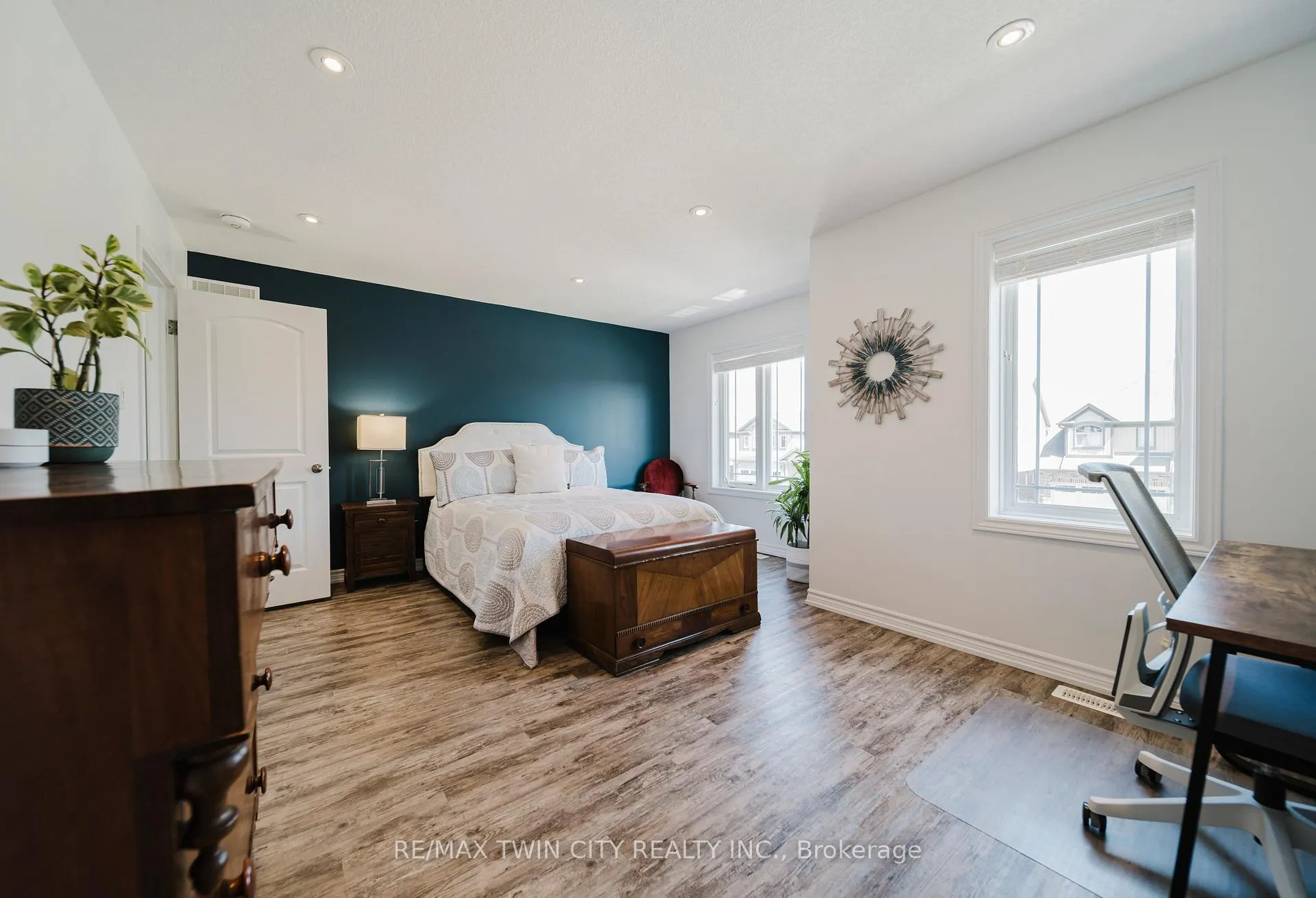 Photo 28 of 597 Sundew Drive, Waterloo, Columbia Forest/Clair Hills — HOMEH