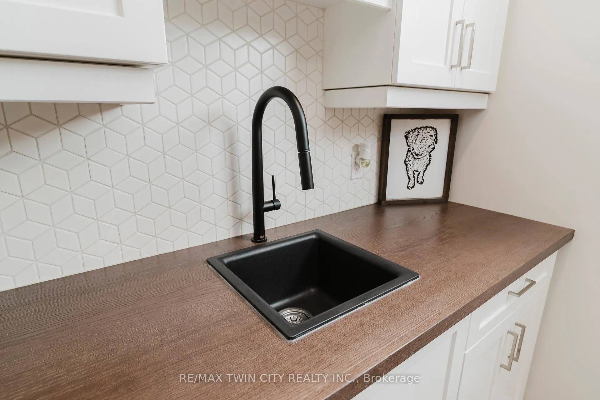 Photo 36 of 597 Sundew Drive, Waterloo, Columbia Forest/Clair Hills — HOMEH