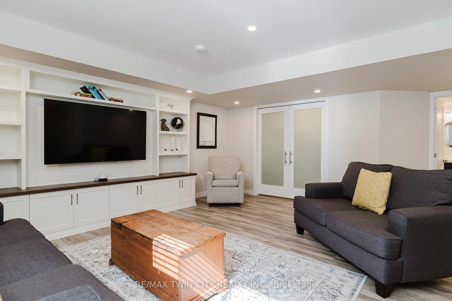 Photo 38 of 597 Sundew Drive, Waterloo, Columbia Forest/Clair Hills — HOMEH