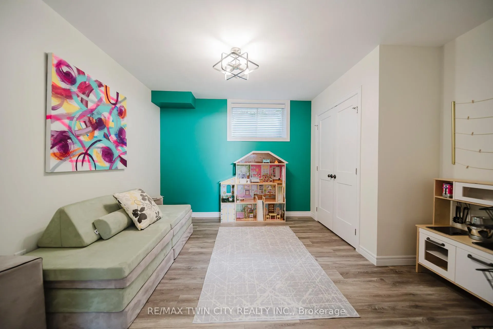 Photo 39 of 597 Sundew Drive, Waterloo, Columbia Forest/Clair Hills — HOMEH