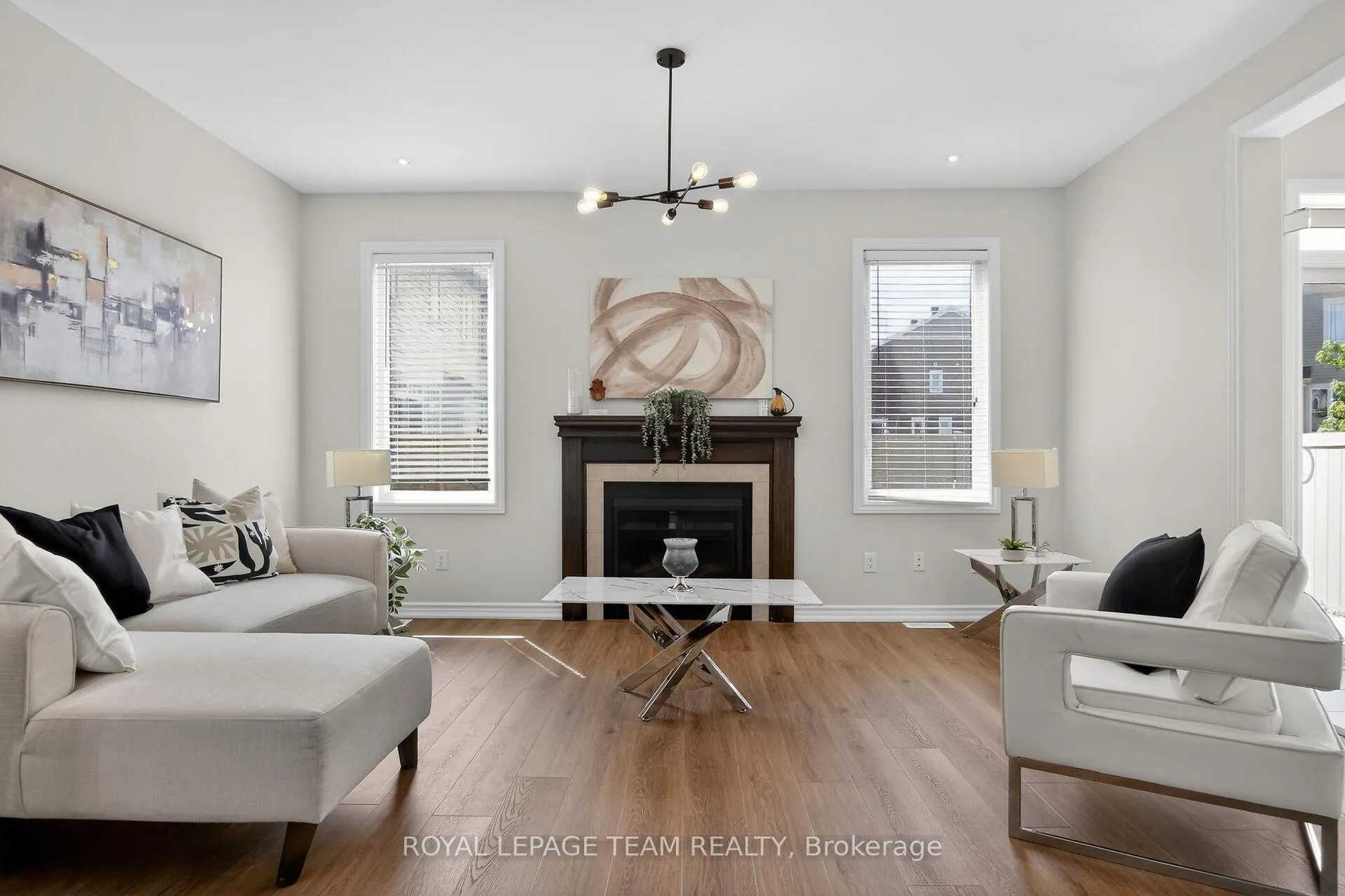 Photo 3 of 925 Whimbrel Way, Ottawa, Barrhaven - Half Moon Bay — HOMEH
