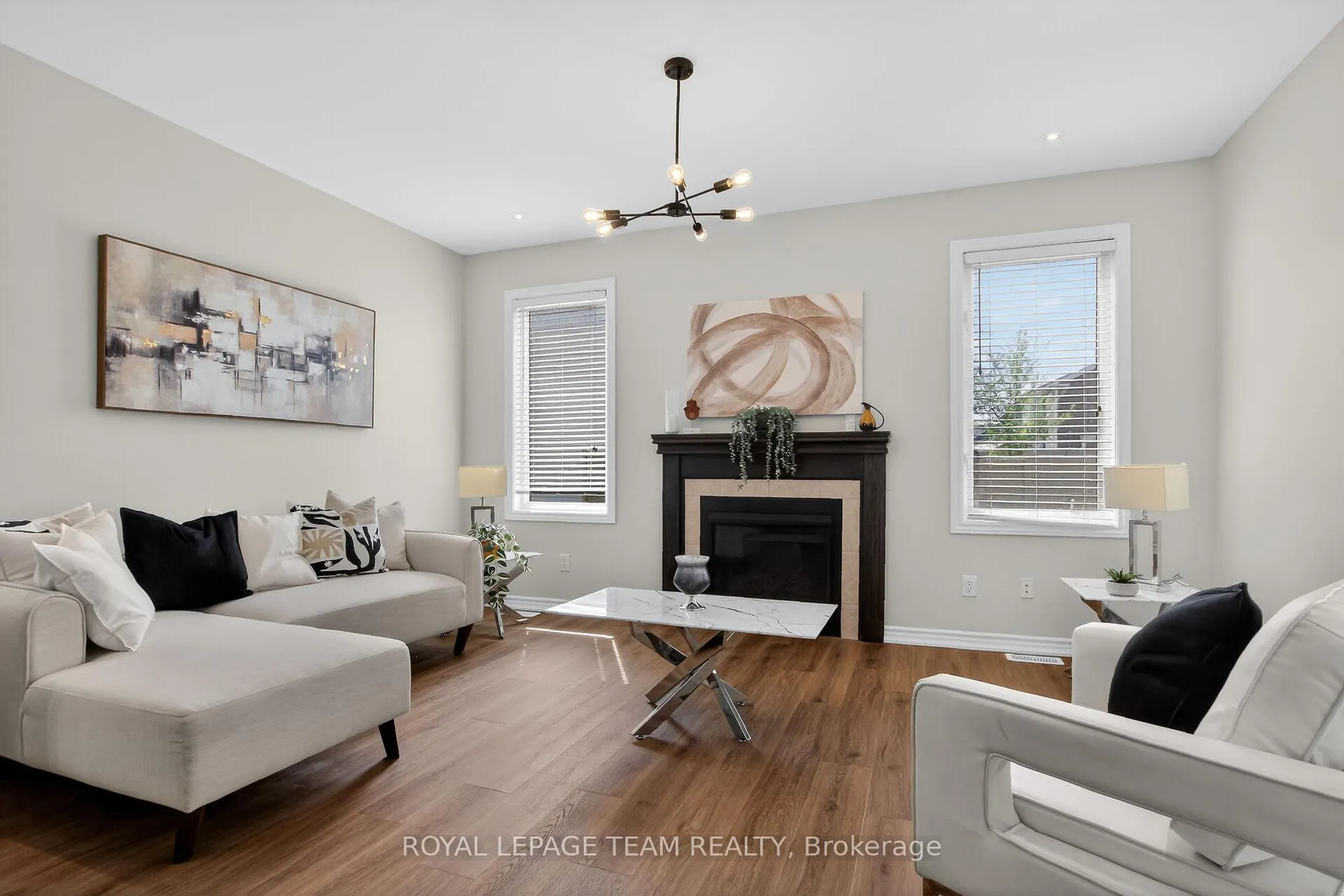 Photo 4 of 925 Whimbrel Way, Ottawa, Barrhaven - Half Moon Bay — HOMEH