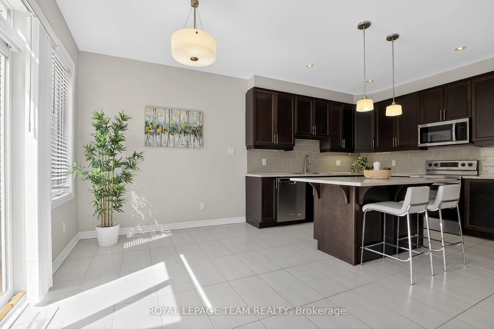 Photo 8 of 925 Whimbrel Way, Ottawa, Barrhaven - Half Moon Bay — HOMEH