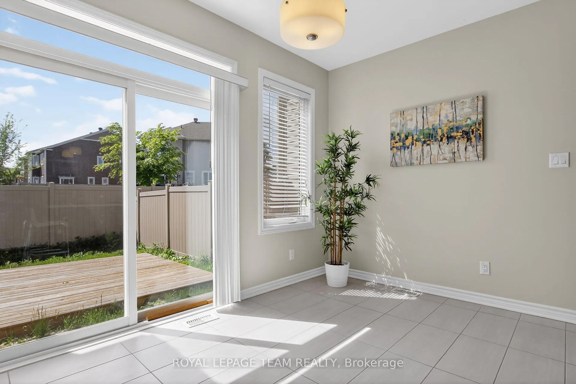 Photo 9 of 925 Whimbrel Way, Ottawa, Barrhaven - Half Moon Bay — HOMEH