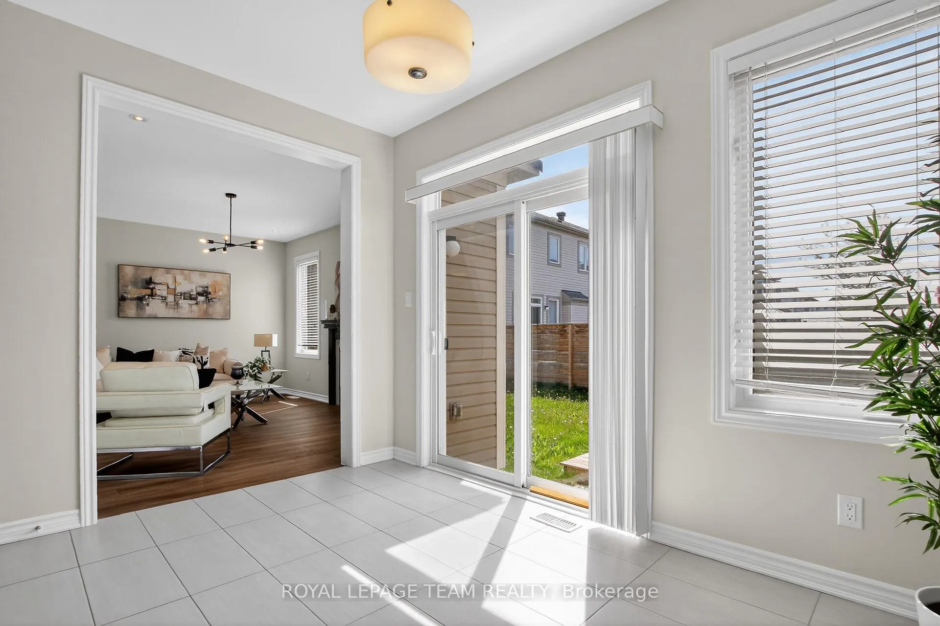 Photo 10 of 925 Whimbrel Way, Ottawa, Barrhaven - Half Moon Bay — HOMEH
