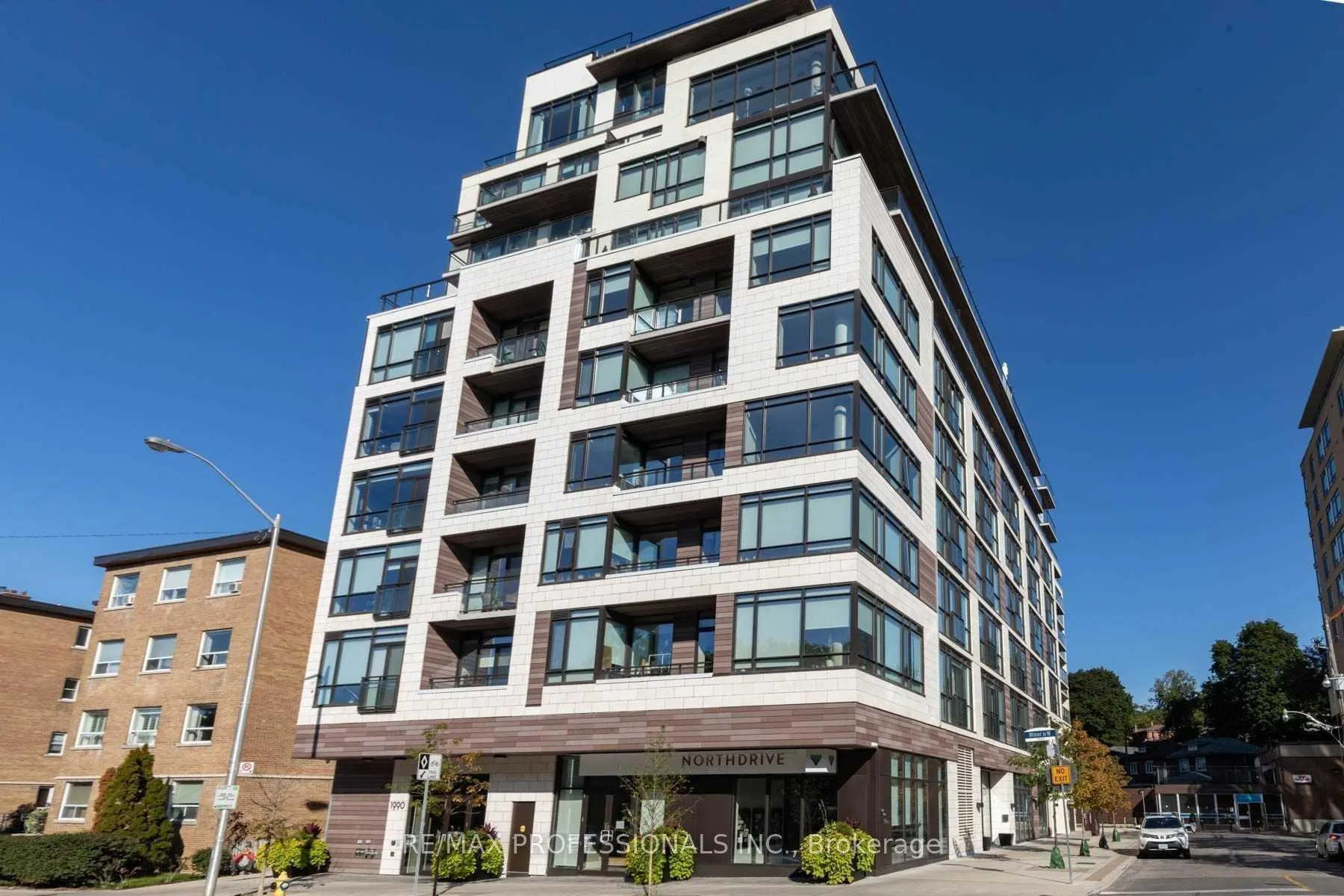 Front of Unit 614, 1990 Bloor Street W
