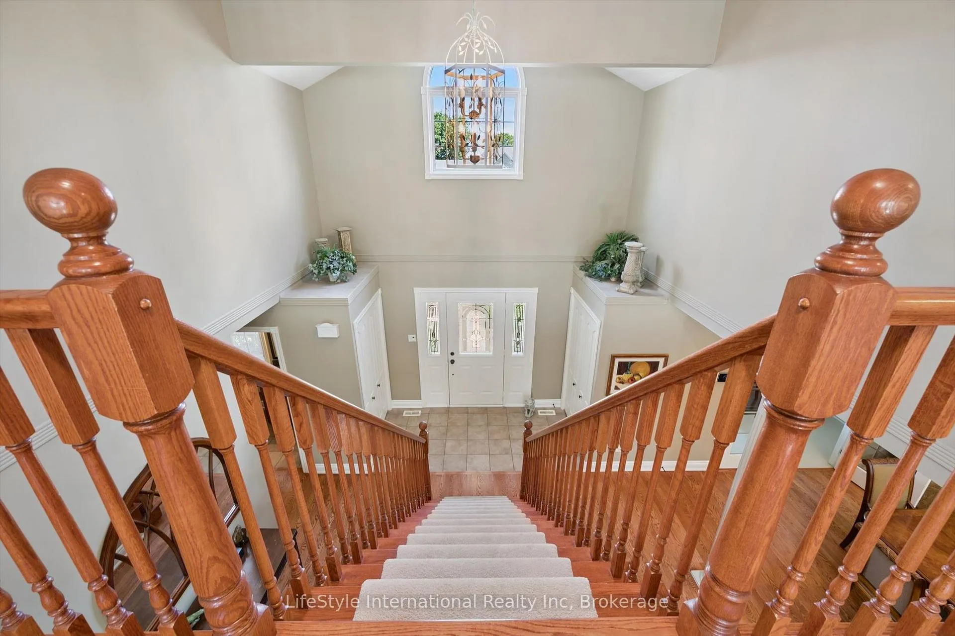 Photo 3 of 12 Ochs Drive, Puslinch, Morriston — HOMEH