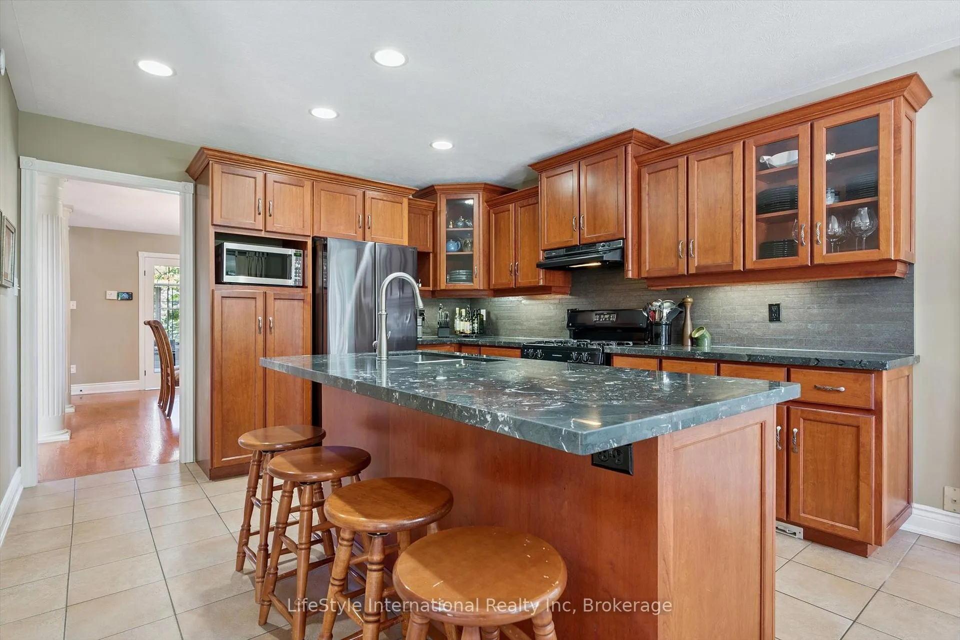 Photo 9 of 12 Ochs Drive, Puslinch, Morriston — HOMEH