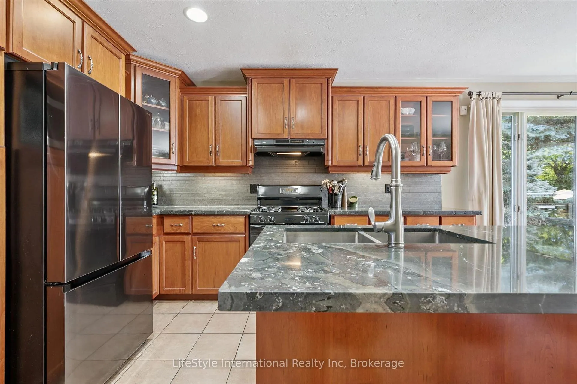 Photo 11 of 12 Ochs Drive, Puslinch, Morriston — HOMEH