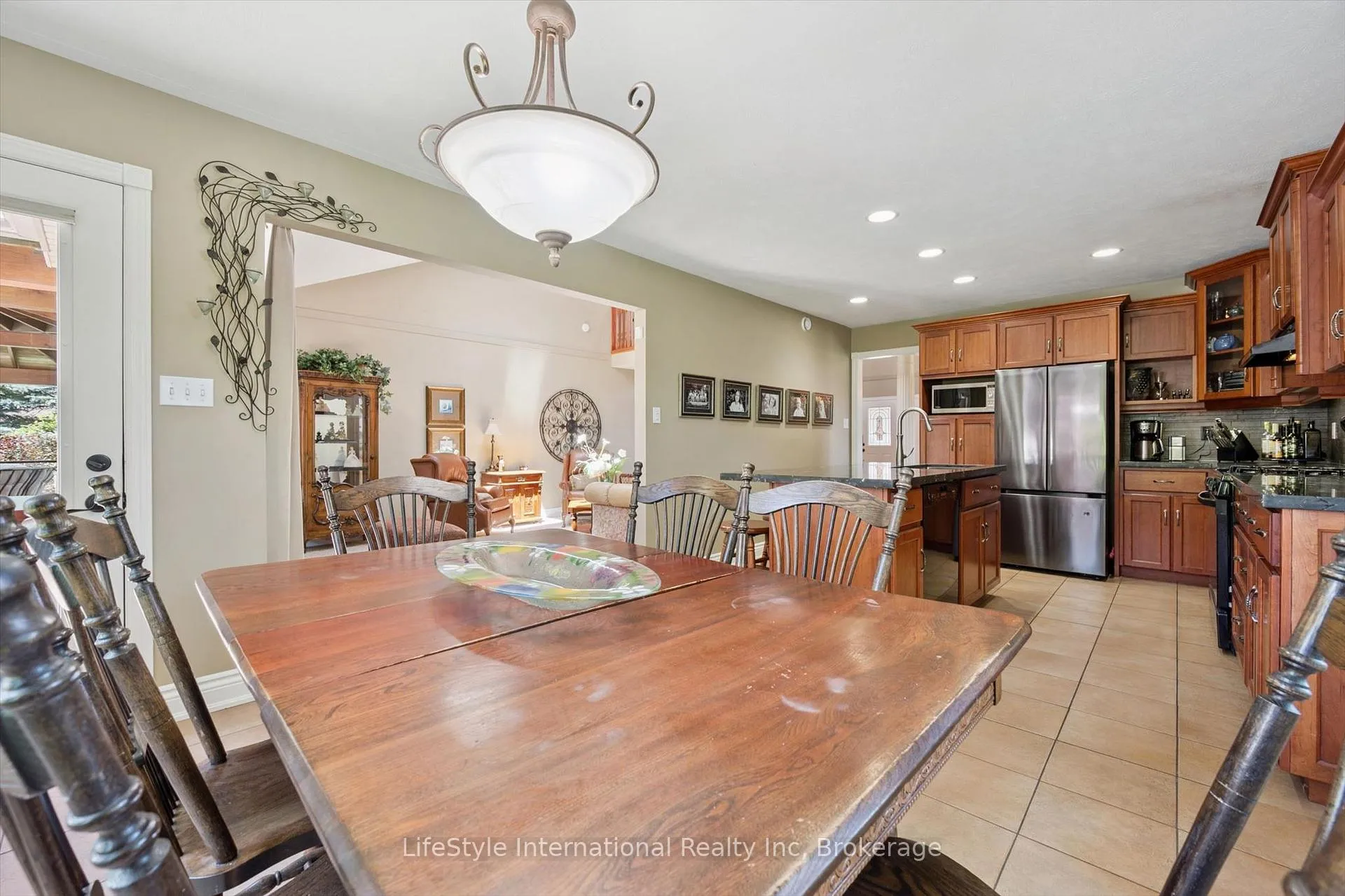 Photo 13 of 12 Ochs Drive, Puslinch, Morriston — HOMEH